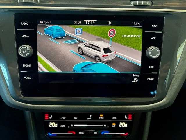 VW Tiguan 2.0TSI Elegance 4Motion DSG-image-9