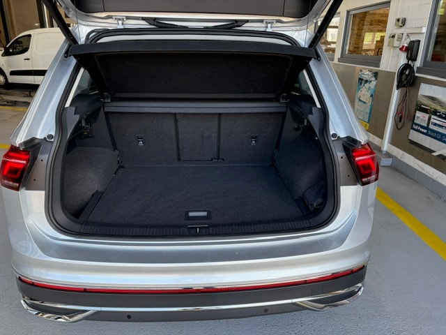 VW Tiguan 2.0TSI Elegance 4Motion DSG-image-3