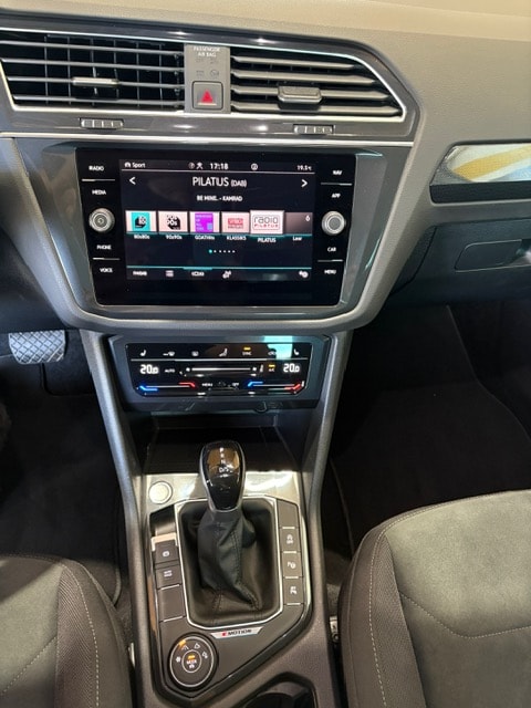 VW Tiguan 2.0TSI Elegance 4Motion DSG-image-7