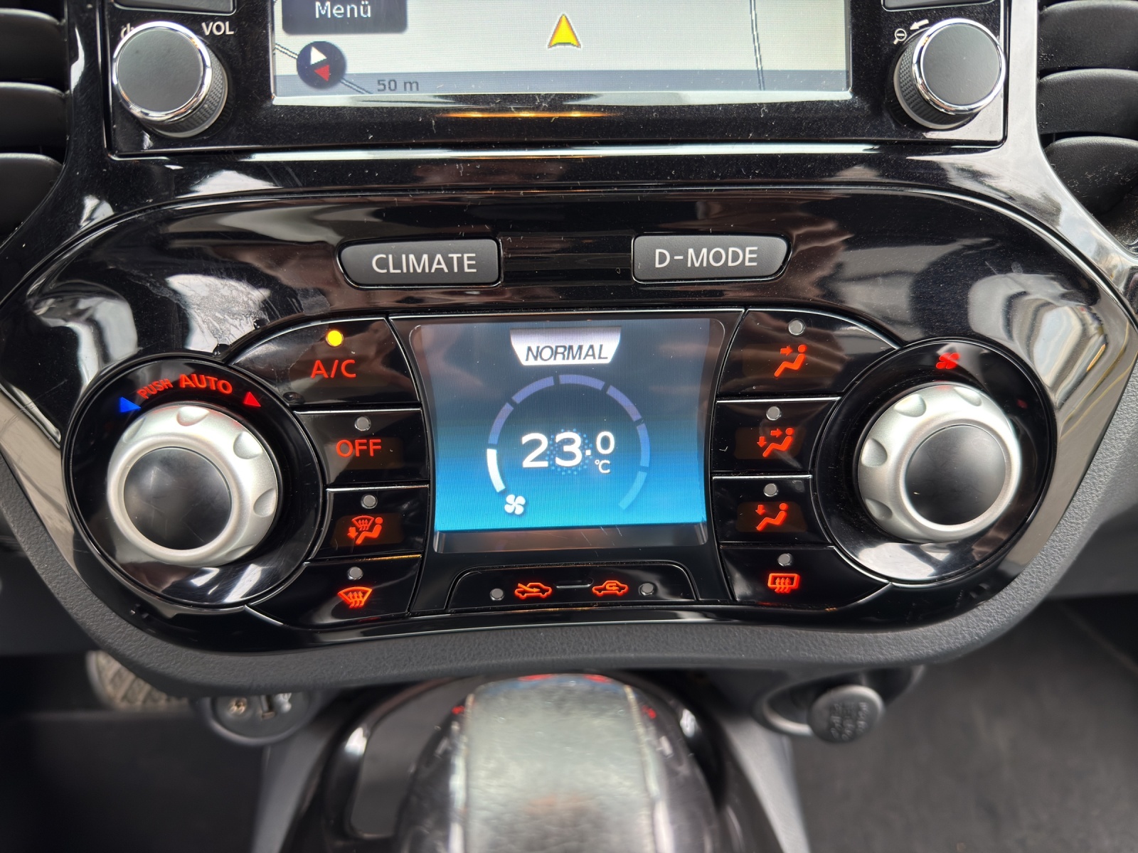 NISSAN Juke 1.6 DIG-T tekna 4x4 Xtronic M-CVT-image-14