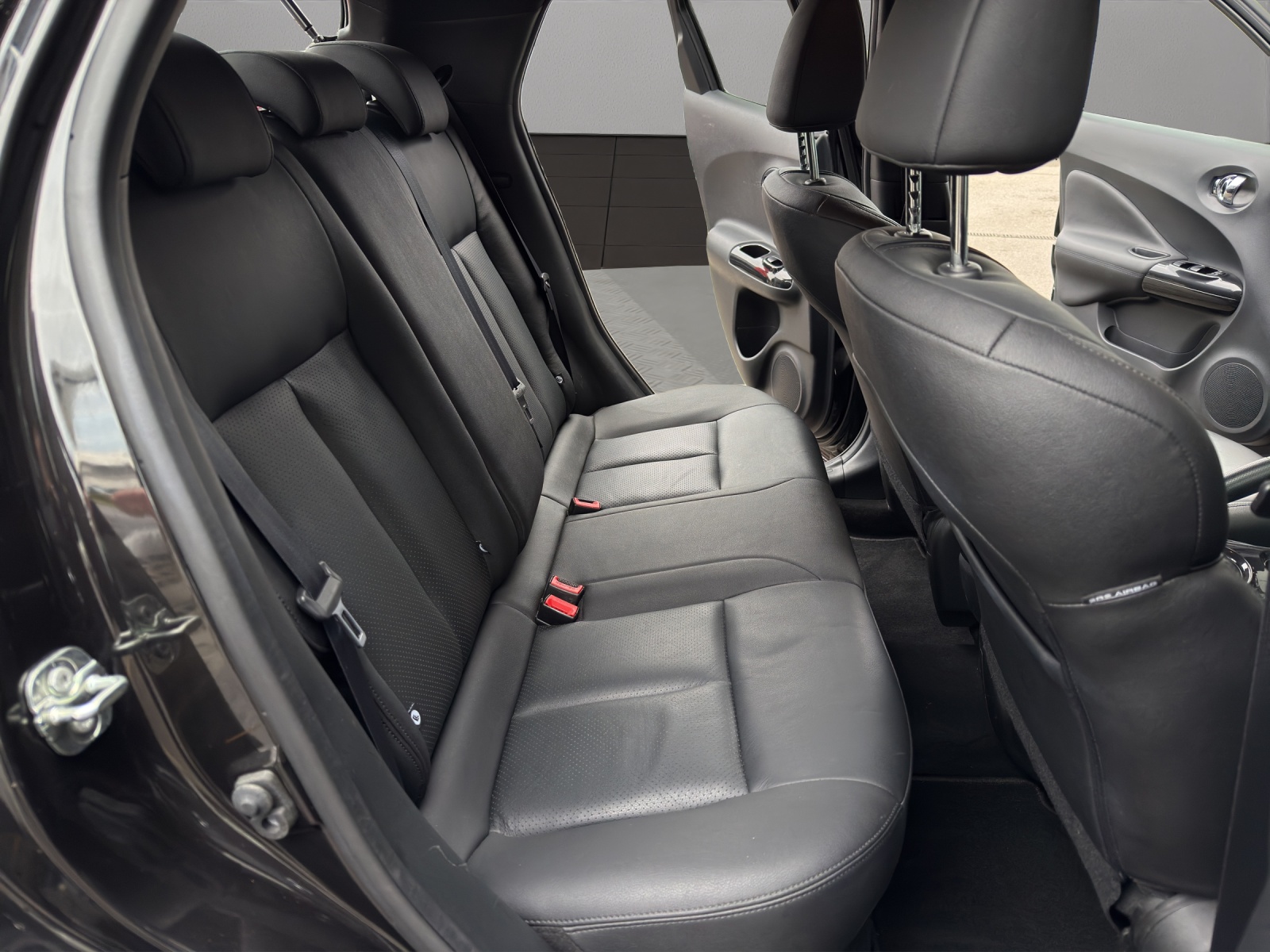 NISSAN Juke 1.6 DIG-T tekna 4x4 Xtronic M-CVT-image-16