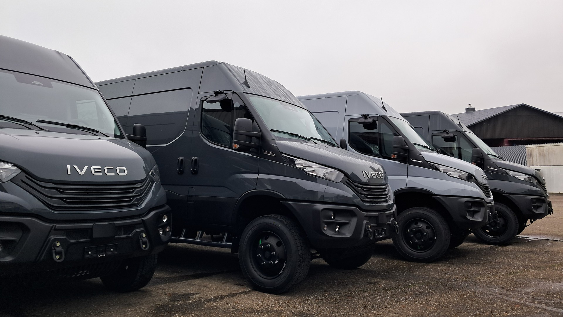IVECO Daily 4x4 Kastenwagen 7t 70S18HW-image-12