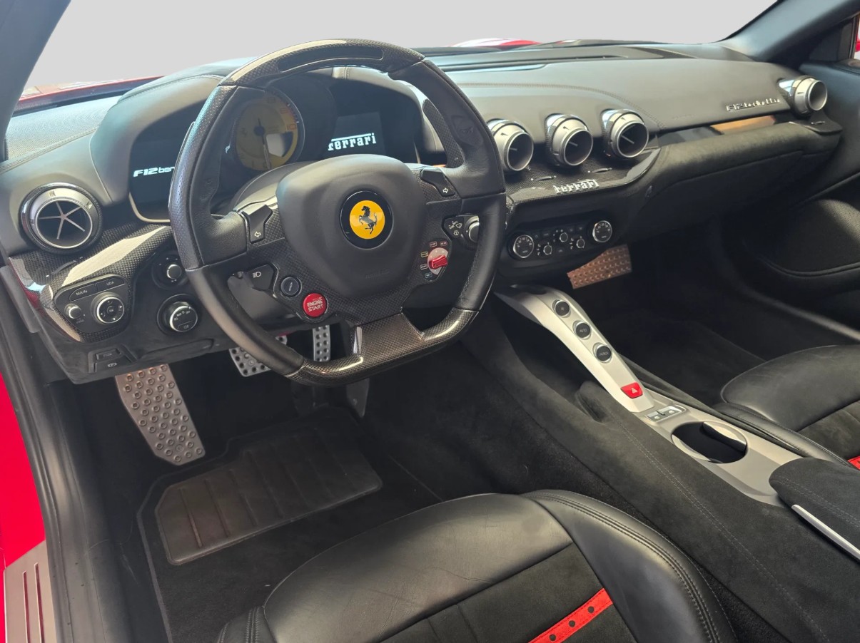 FERRARI F12 Berlinetta-image-10