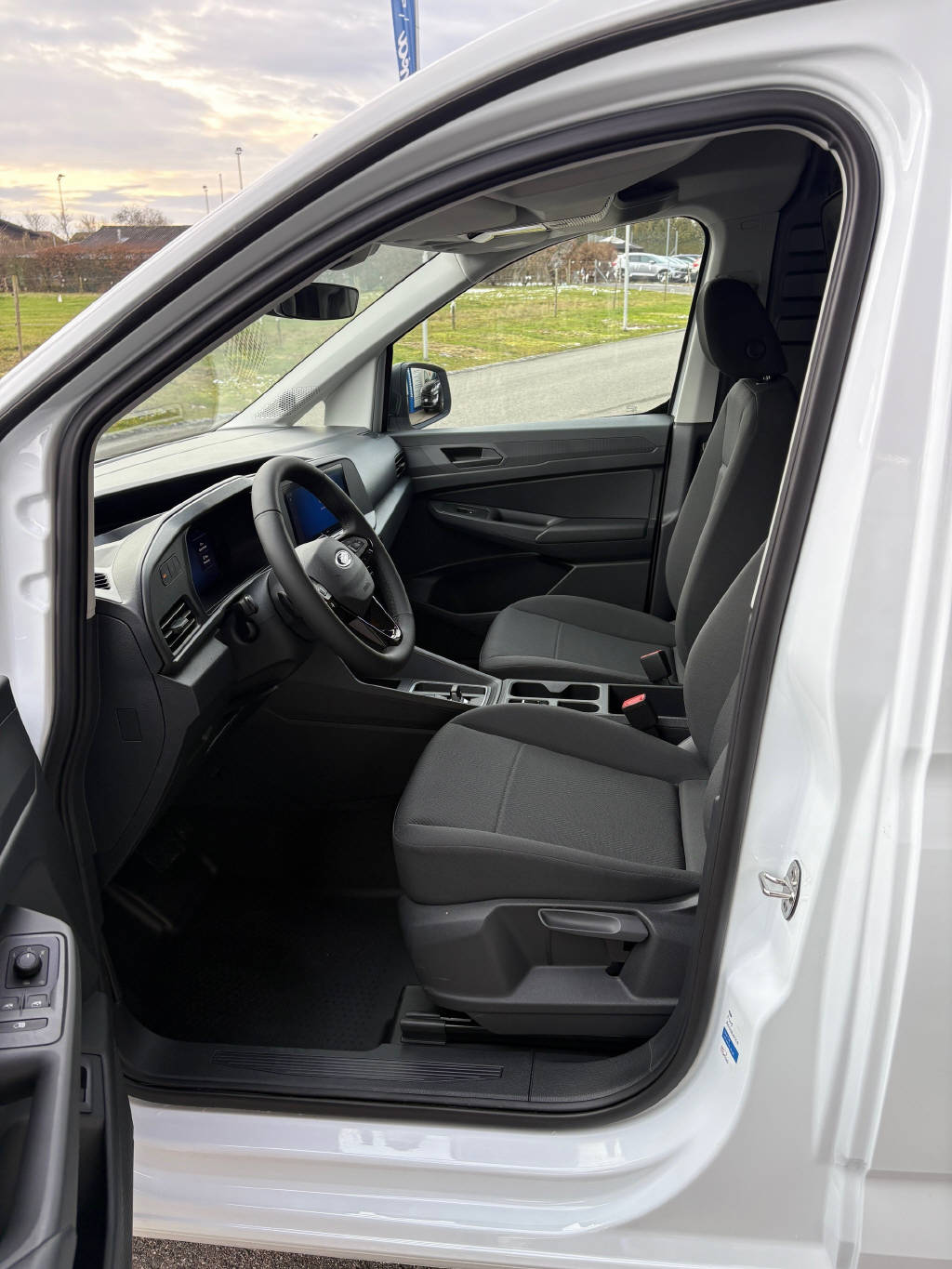 FORD Transit Connect Kaw. 1.5 EcoBoost 150 Trend PHEV / 0.99% LEASING!-image-7