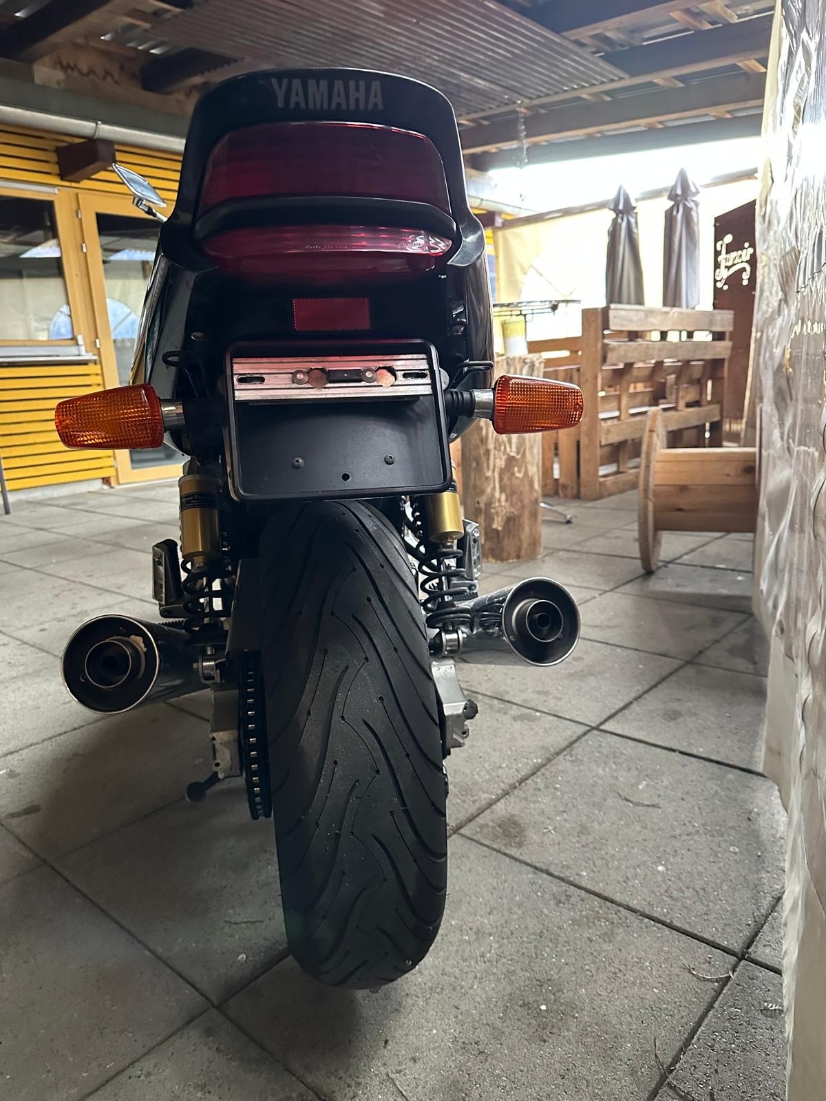 YAMAHA XJR 1300-image-4