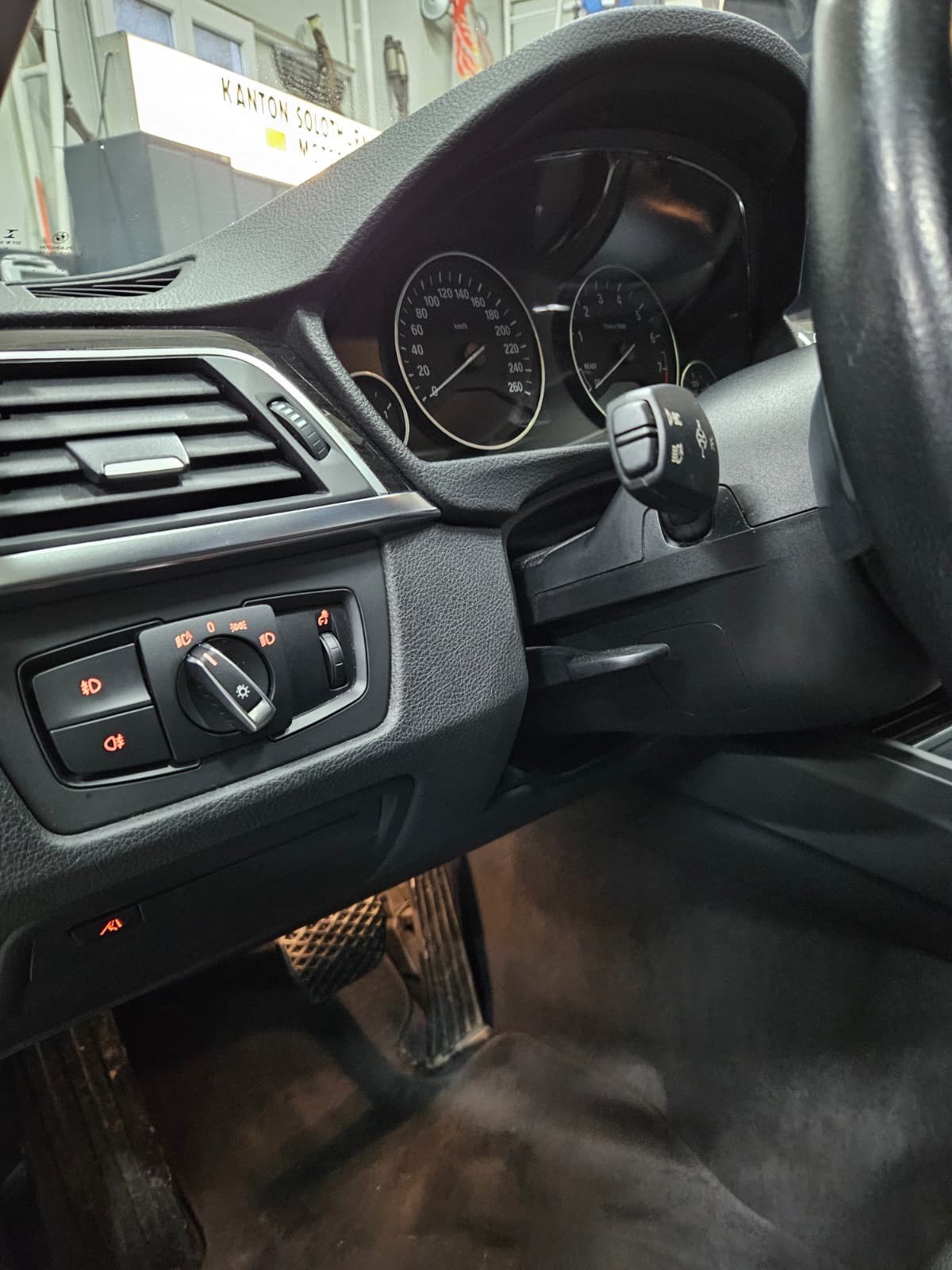 BMW 340i xDrive Luxury Line Steptronic-image-13