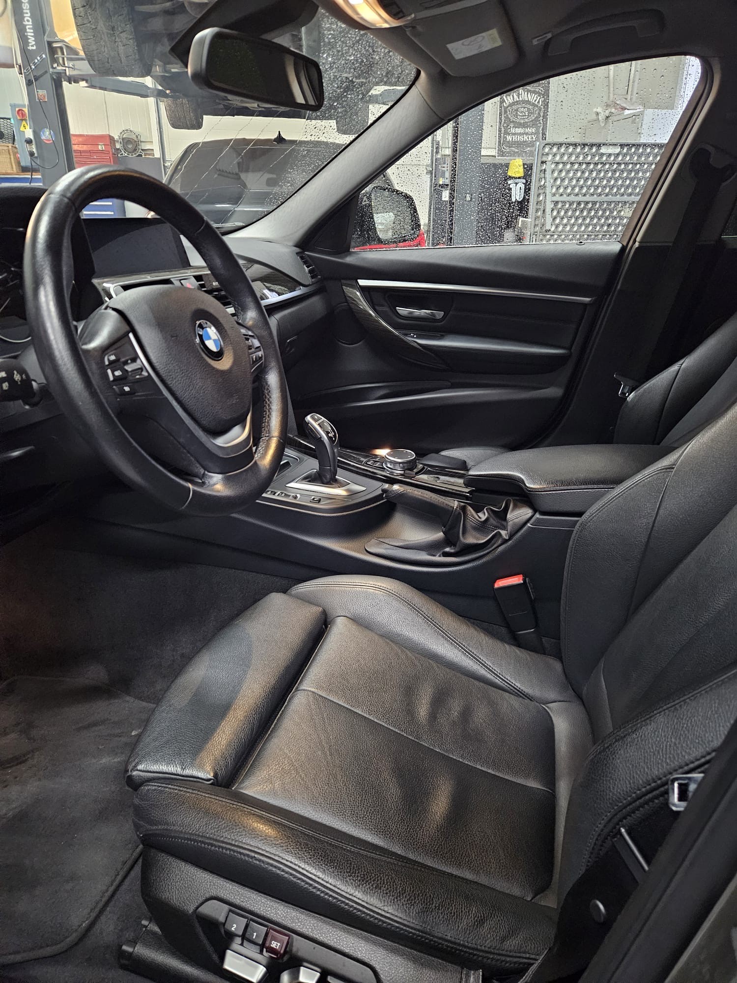 BMW 340i xDrive Luxury Line Steptronic-image-6