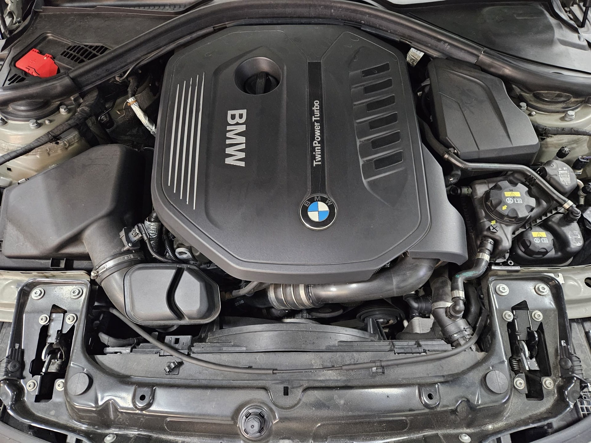 BMW 340i xDrive Luxury Line Steptronic-image-14