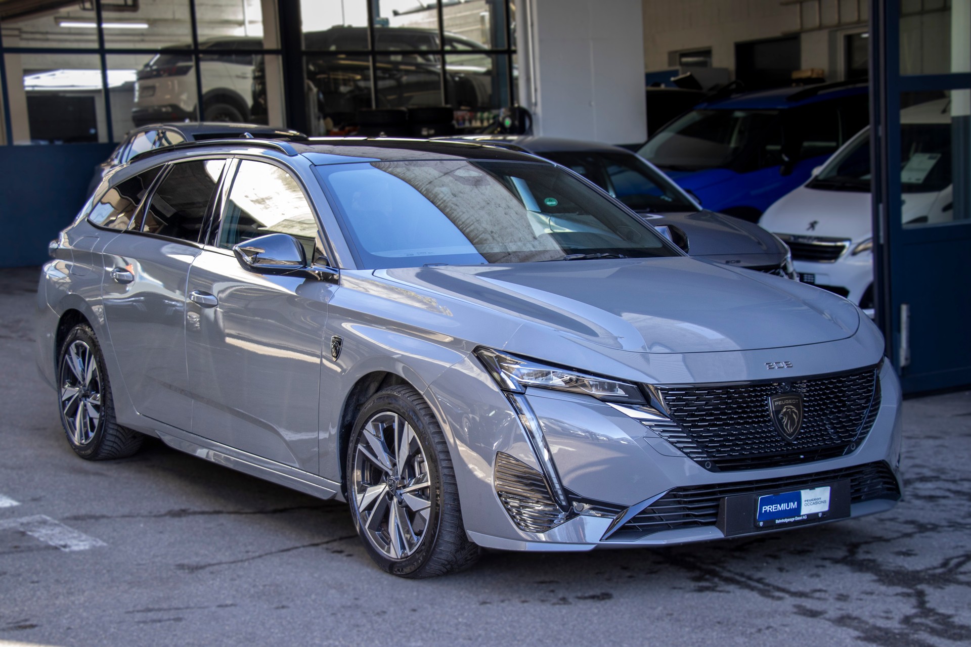 PEUGEOT 308 SW 1.6 PHEV 180 GT-showroom-element-3