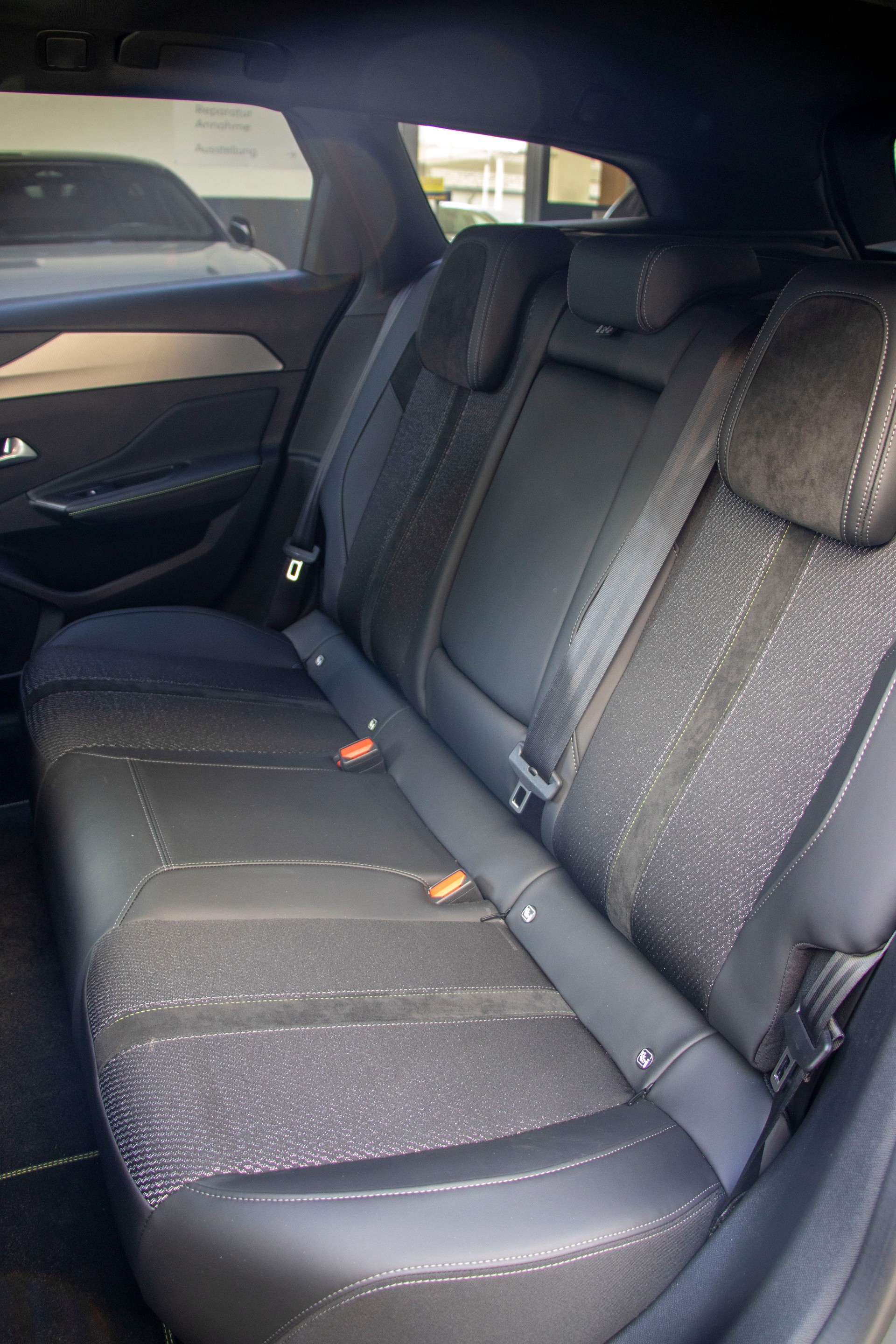 PEUGEOT 308 SW 1.6 PHEV 180 GT-image-7