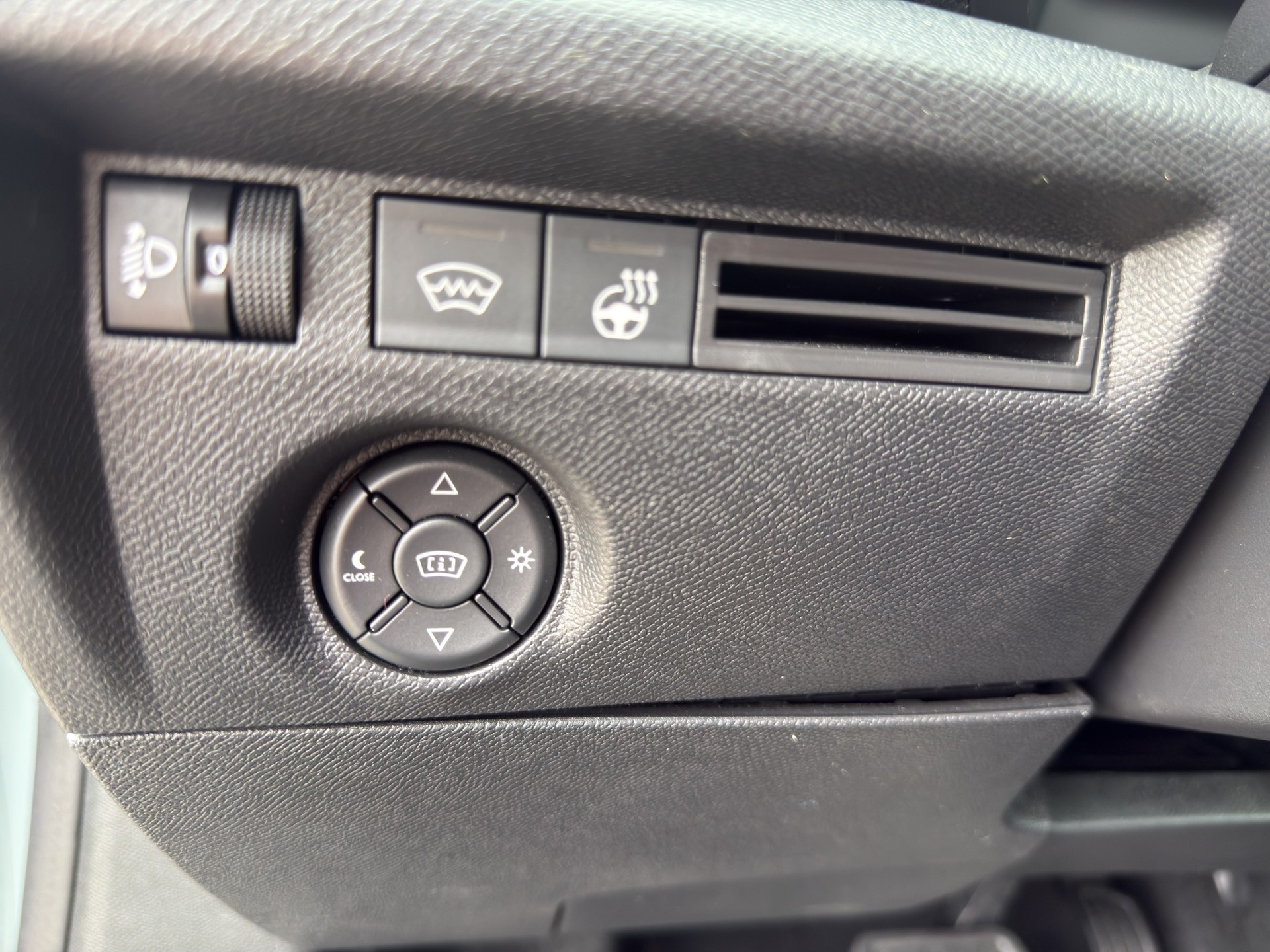 CITROEN Citroën C4 1.2 PureTech 130 Max EAT8 | Garantie | Navi | Kamera-image-14