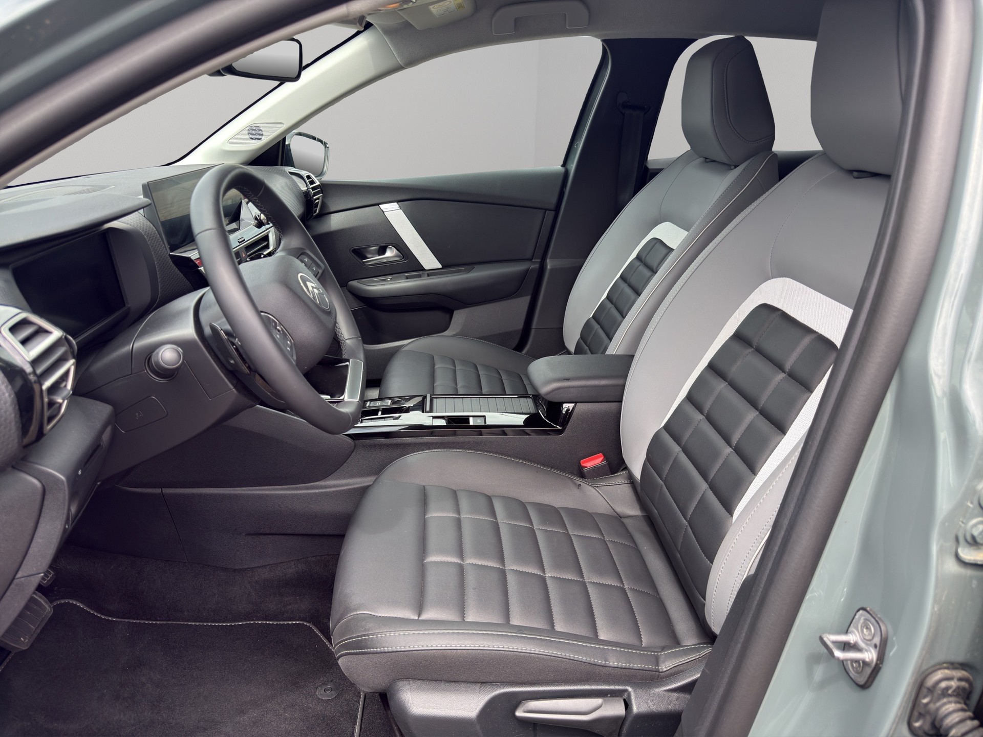 CITROEN Citroën C4 1.2 PureTech 130 Max EAT8 | Garantie | Navi | Kamera-image-11