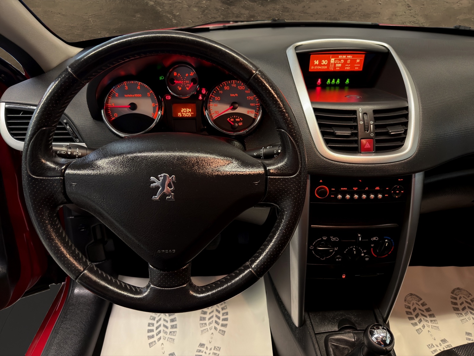 PEUGEOT 207 1.4 16V Look-image-8