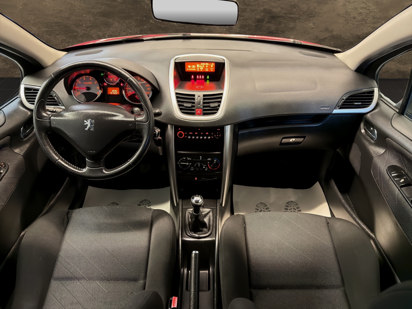 PEUGEOT 207 1.4 16V Look-showroom-element-3