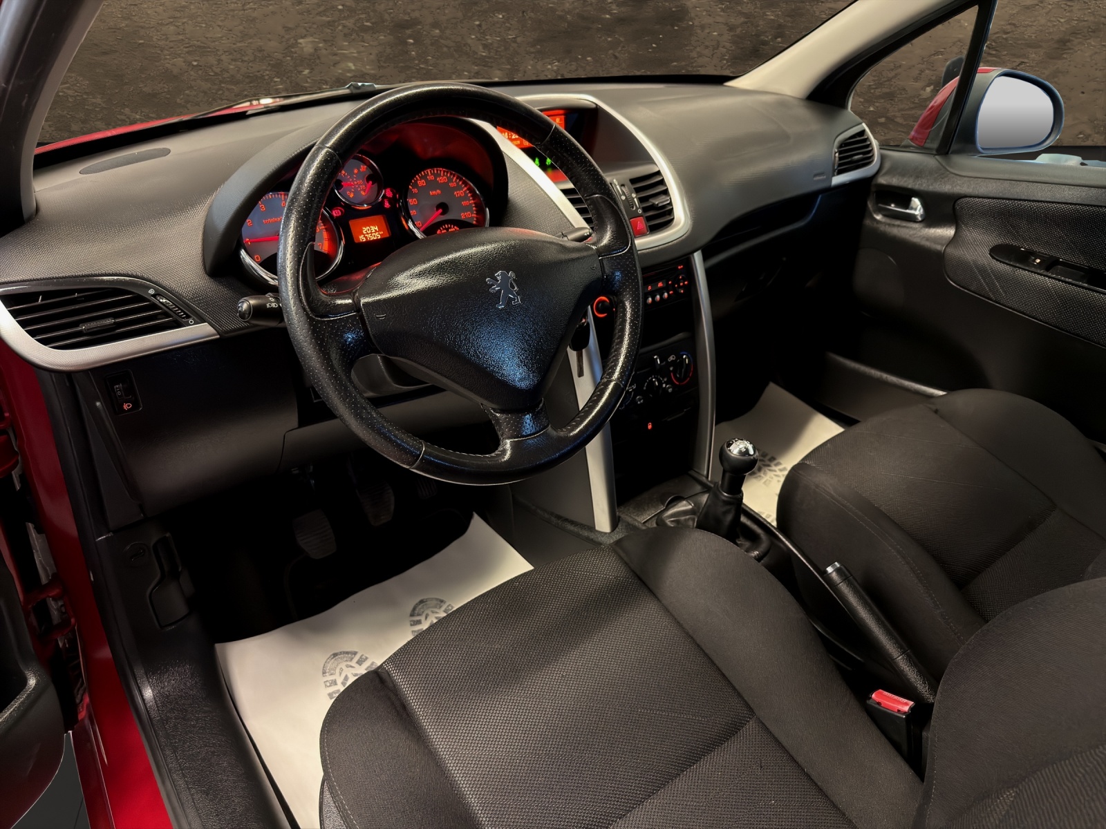PEUGEOT 207 1.4 16V Look-image-7