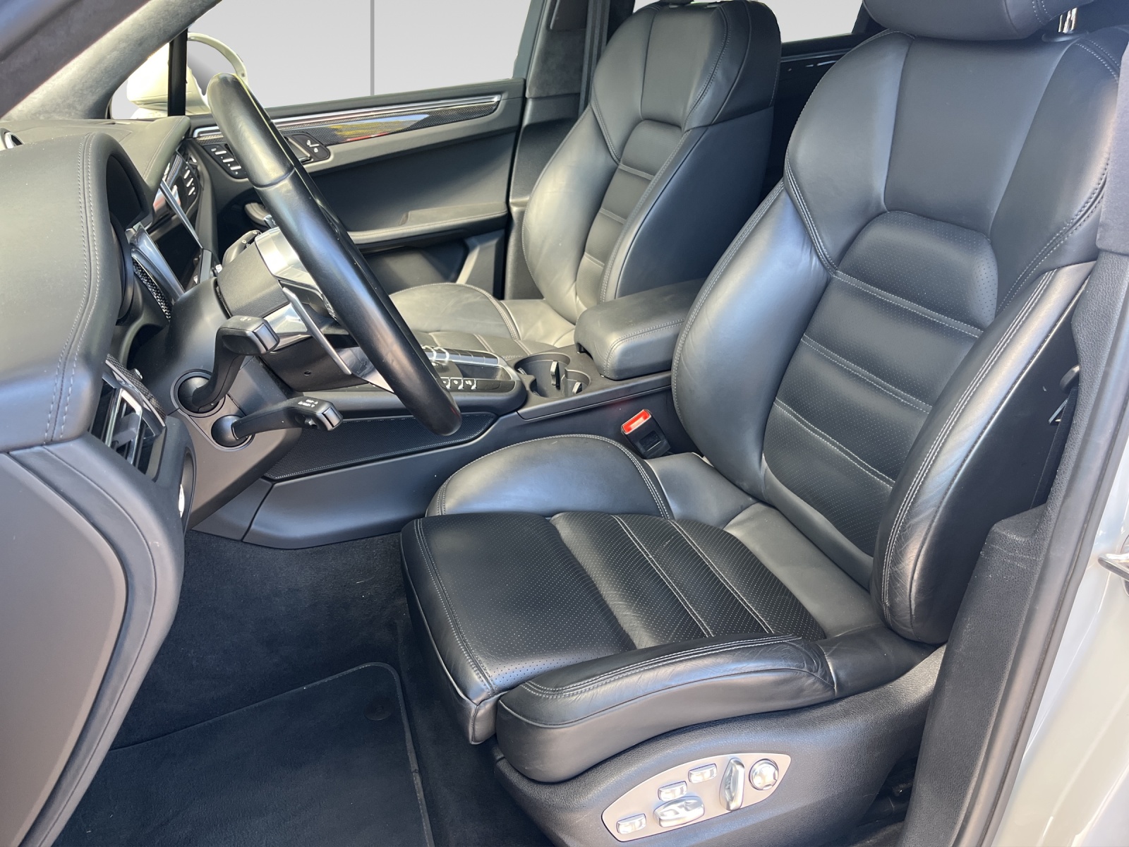 PORSCHE Macan Turbo PDK-image-7