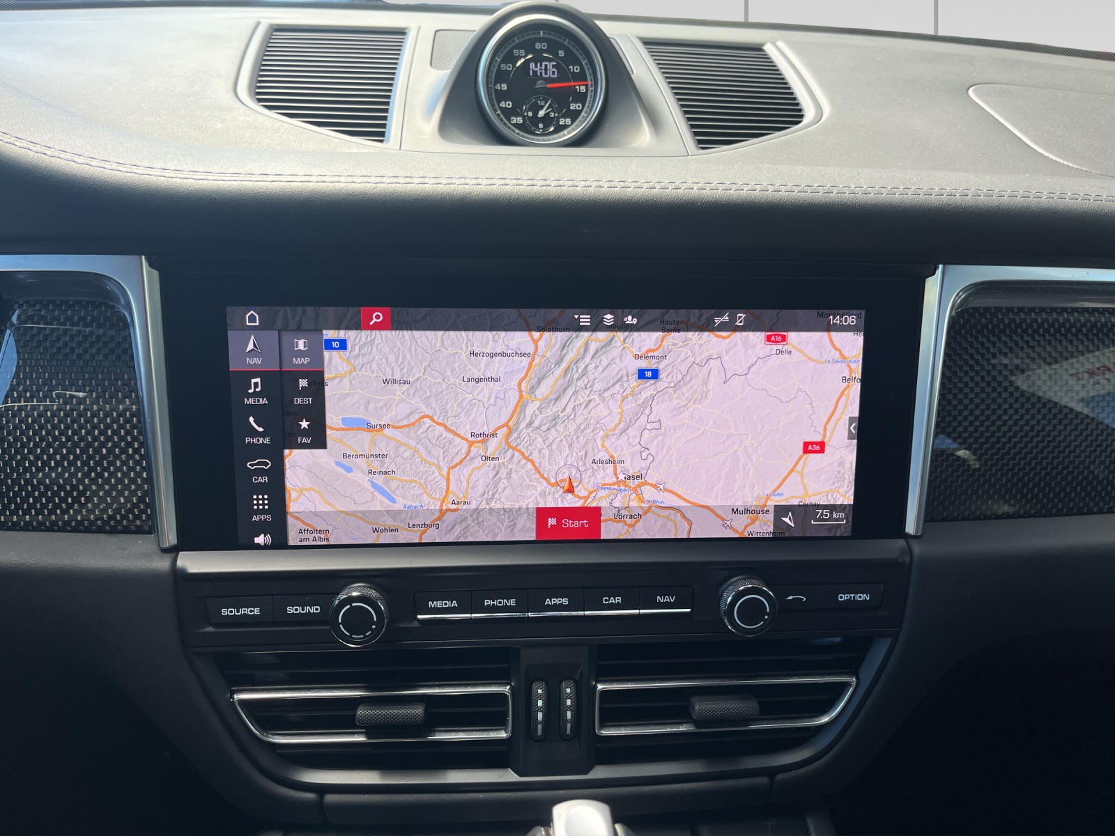 PORSCHE Macan Turbo PDK-image-12