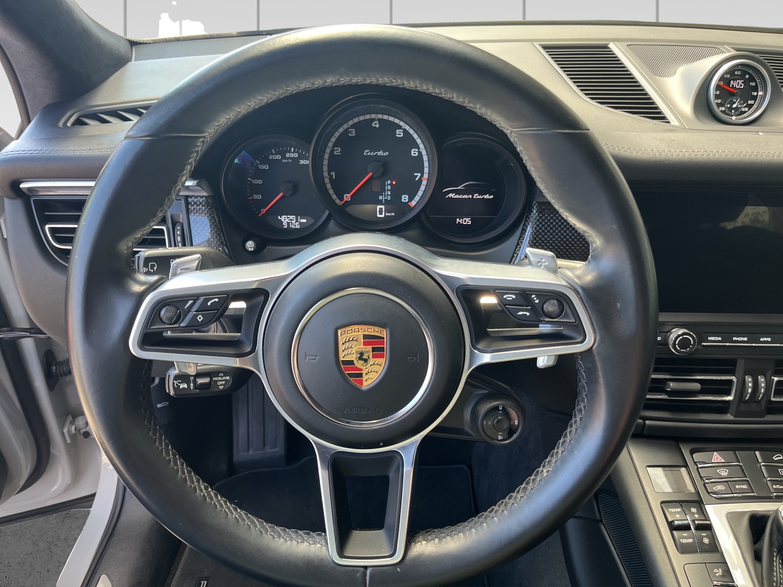 PORSCHE Macan Turbo PDK-image-10