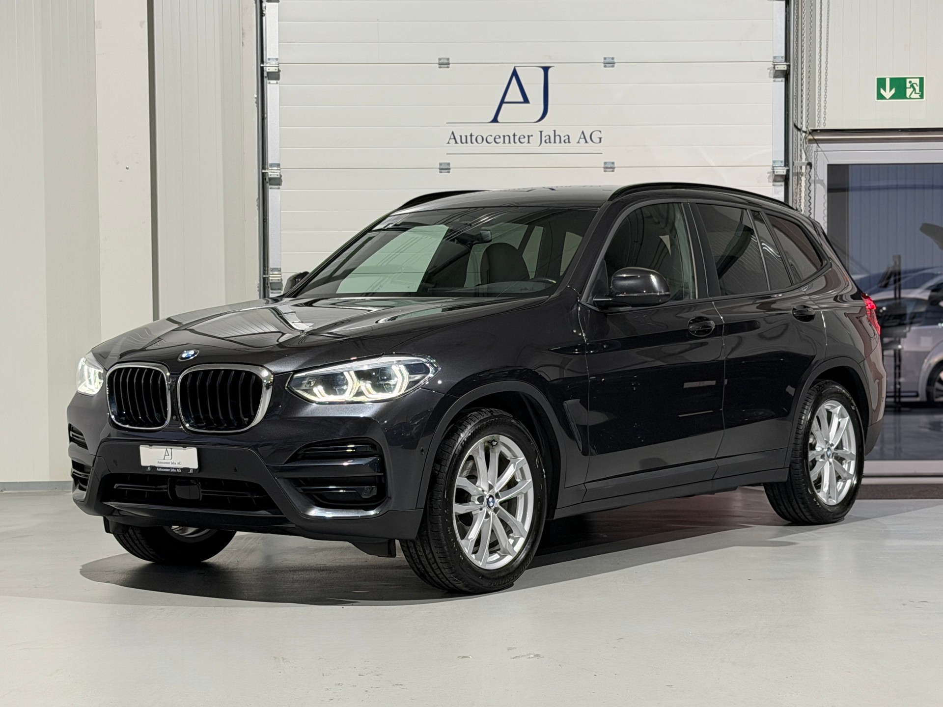 BMW X3 xDrive 20i Steptronic (CH)-showroom-element-2