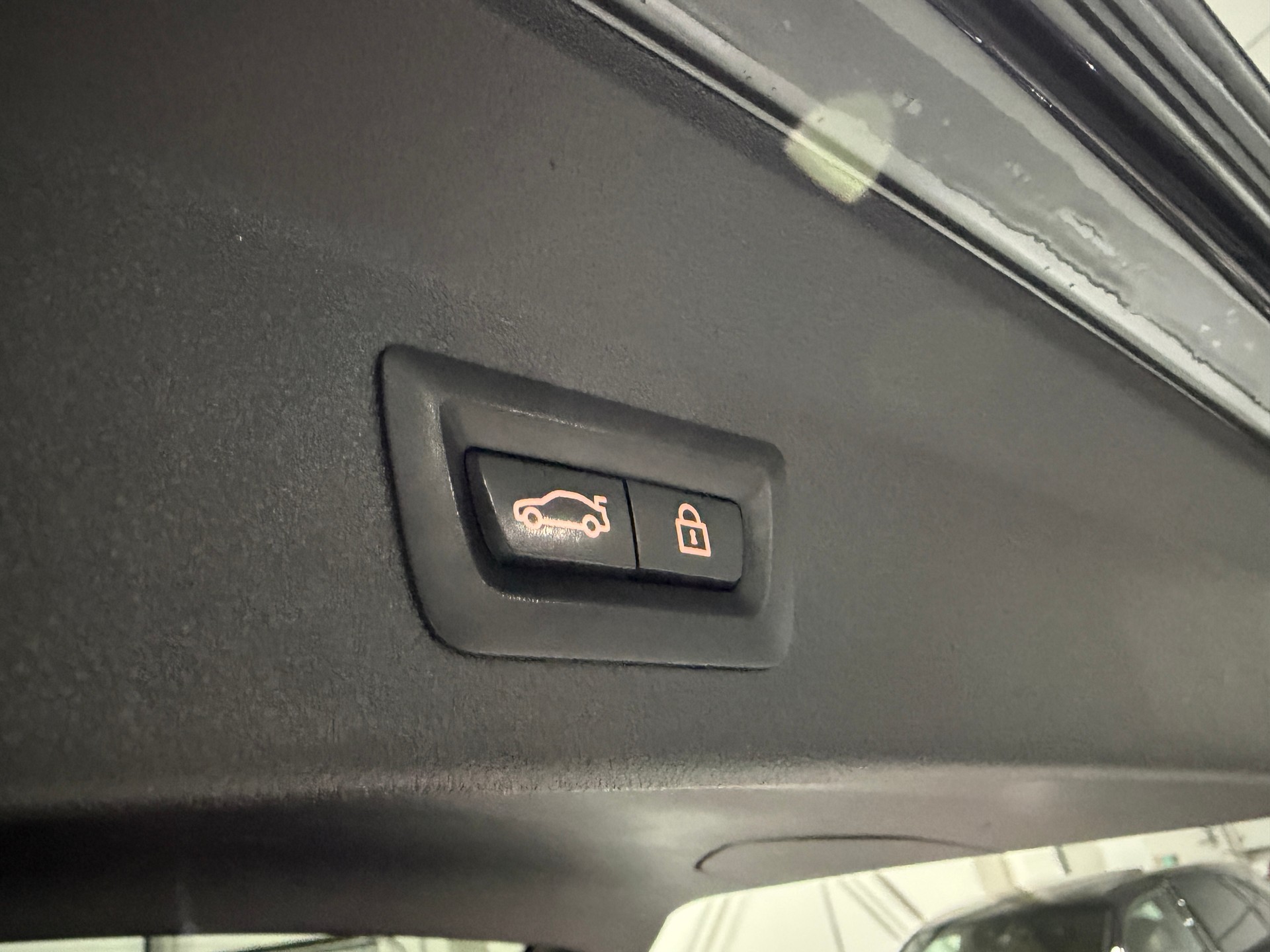 BMW X3 xDrive 20i Steptronic (CH)-image-8