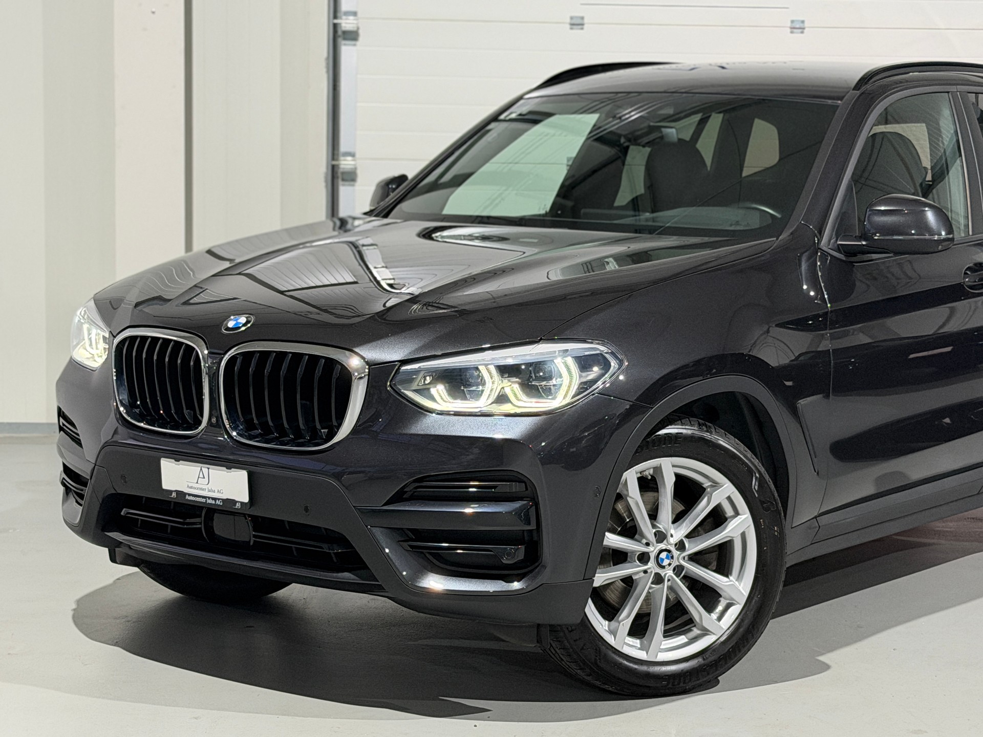 BMW X3 xDrive 20i Steptronic (CH)-showroom-element-1