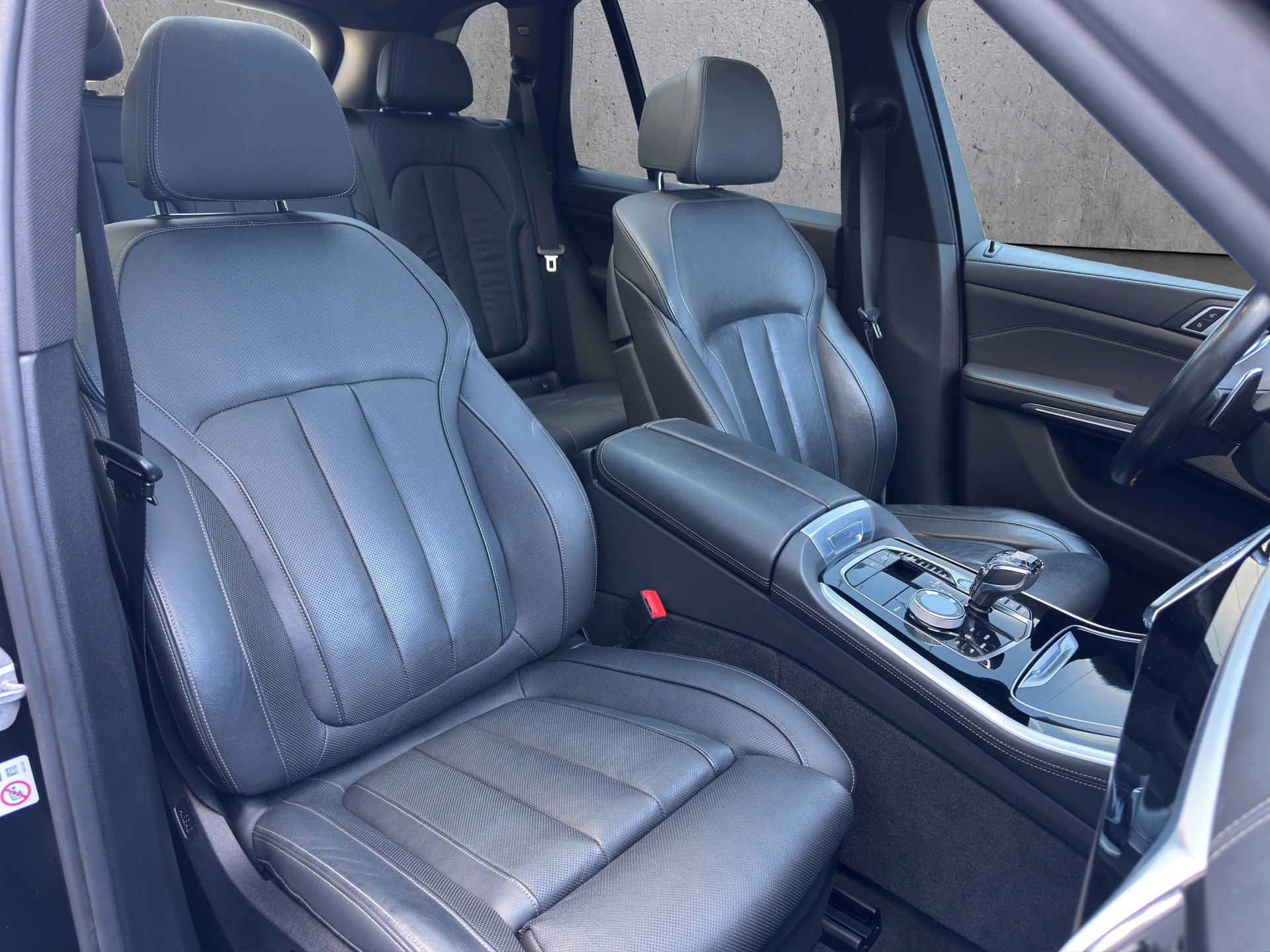 BMW X5 40i xDrive SAG-image-11