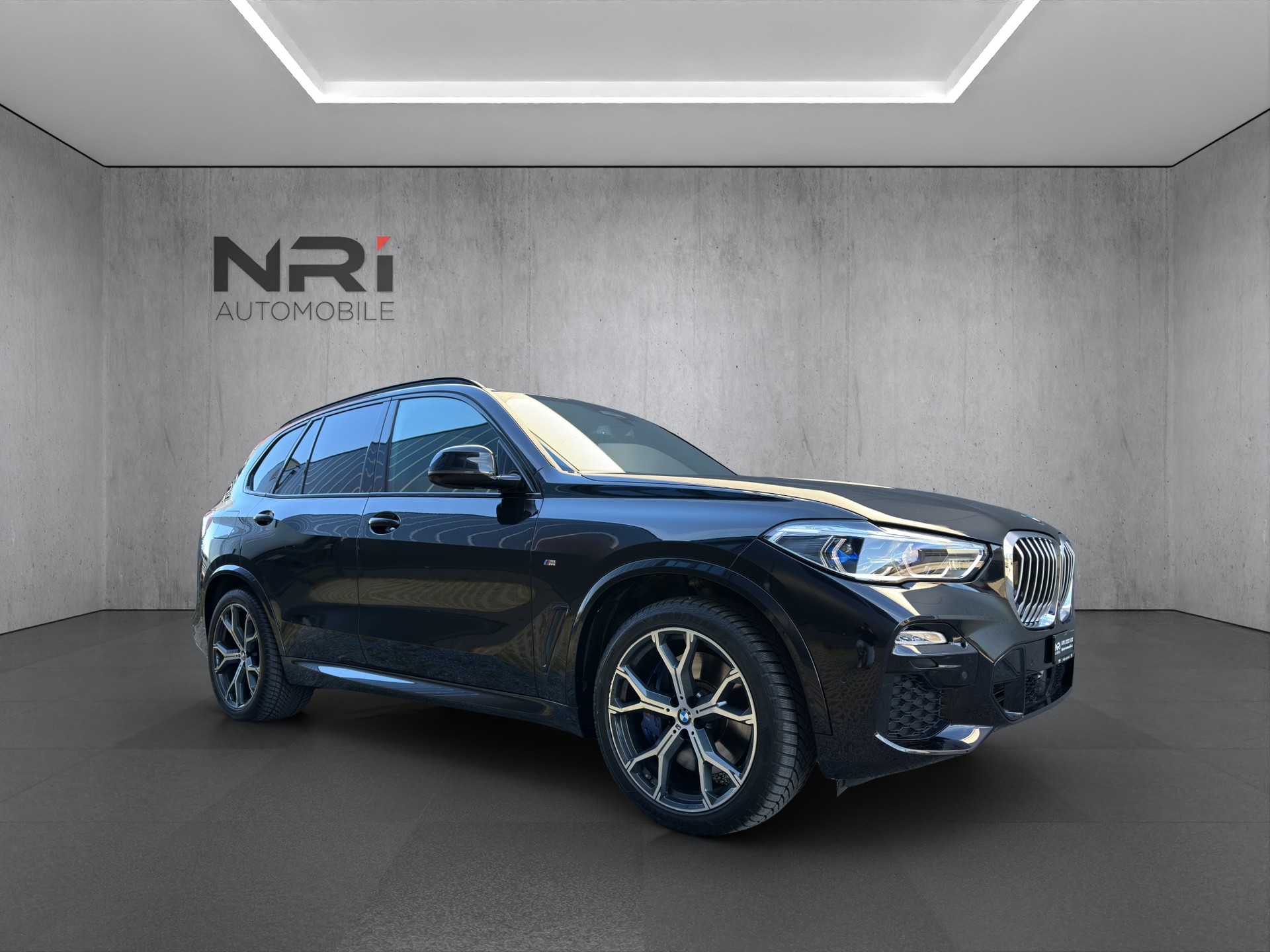BMW X5 40i xDrive SAG-showroom-element-2