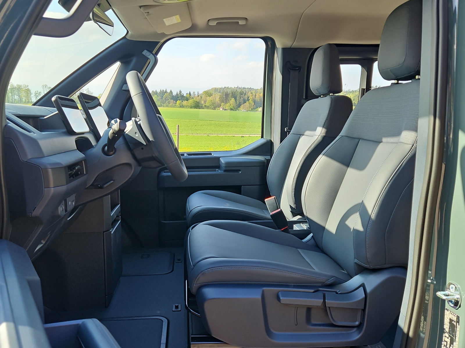 KIA PV5 Passenger 71.2 kWh Plus-image-6
