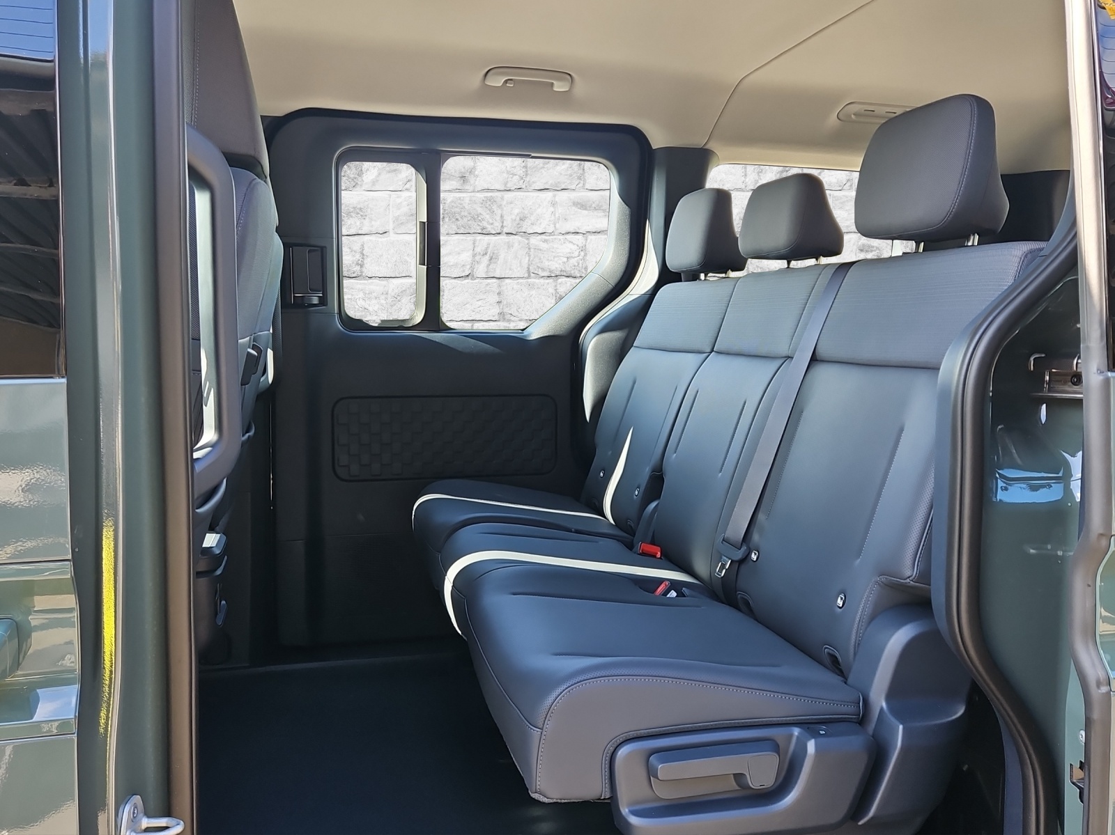 KIA PV5 Passenger 71.2 kWh Plus-image-7