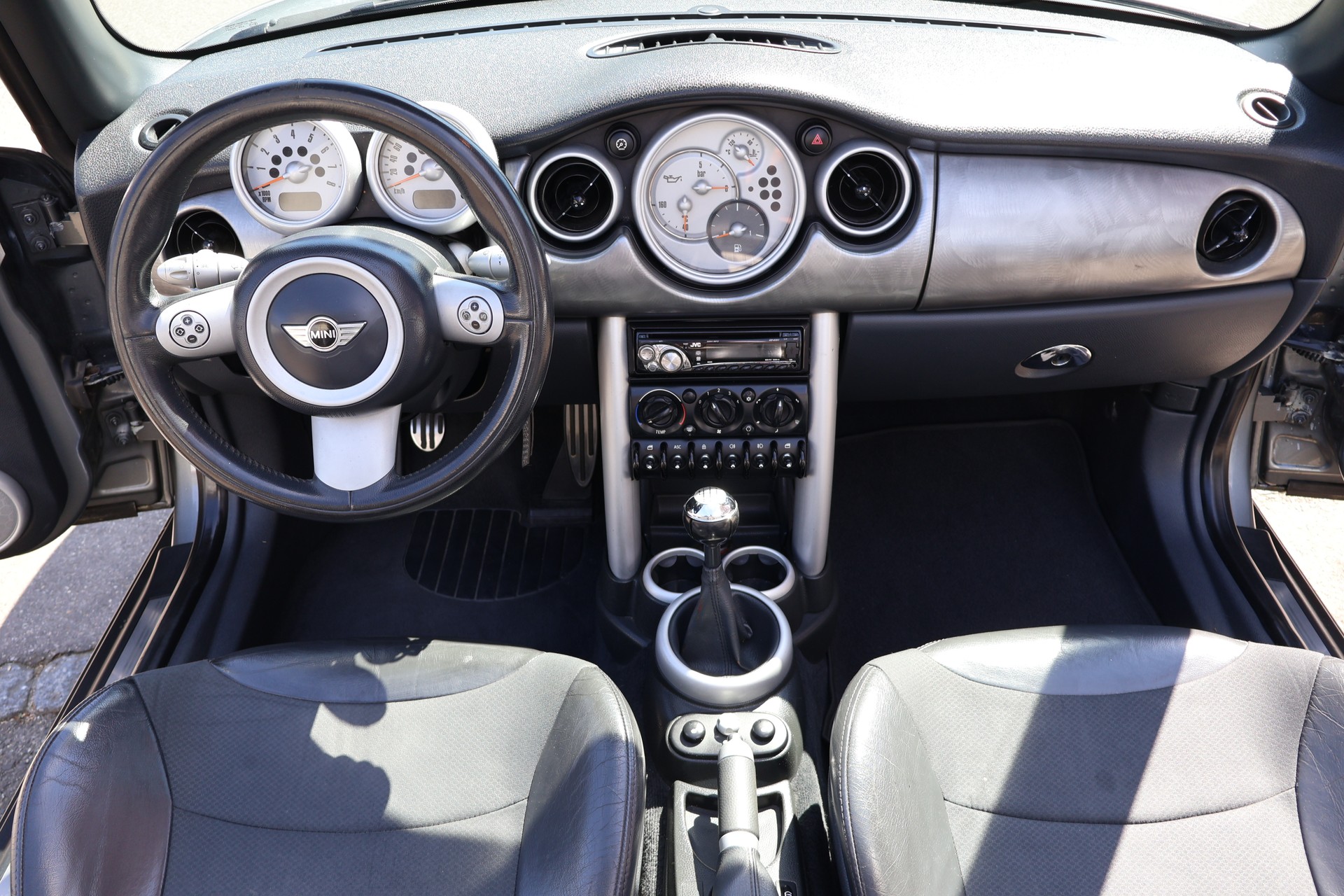 MINI Cooper S Cabriolet-image-10