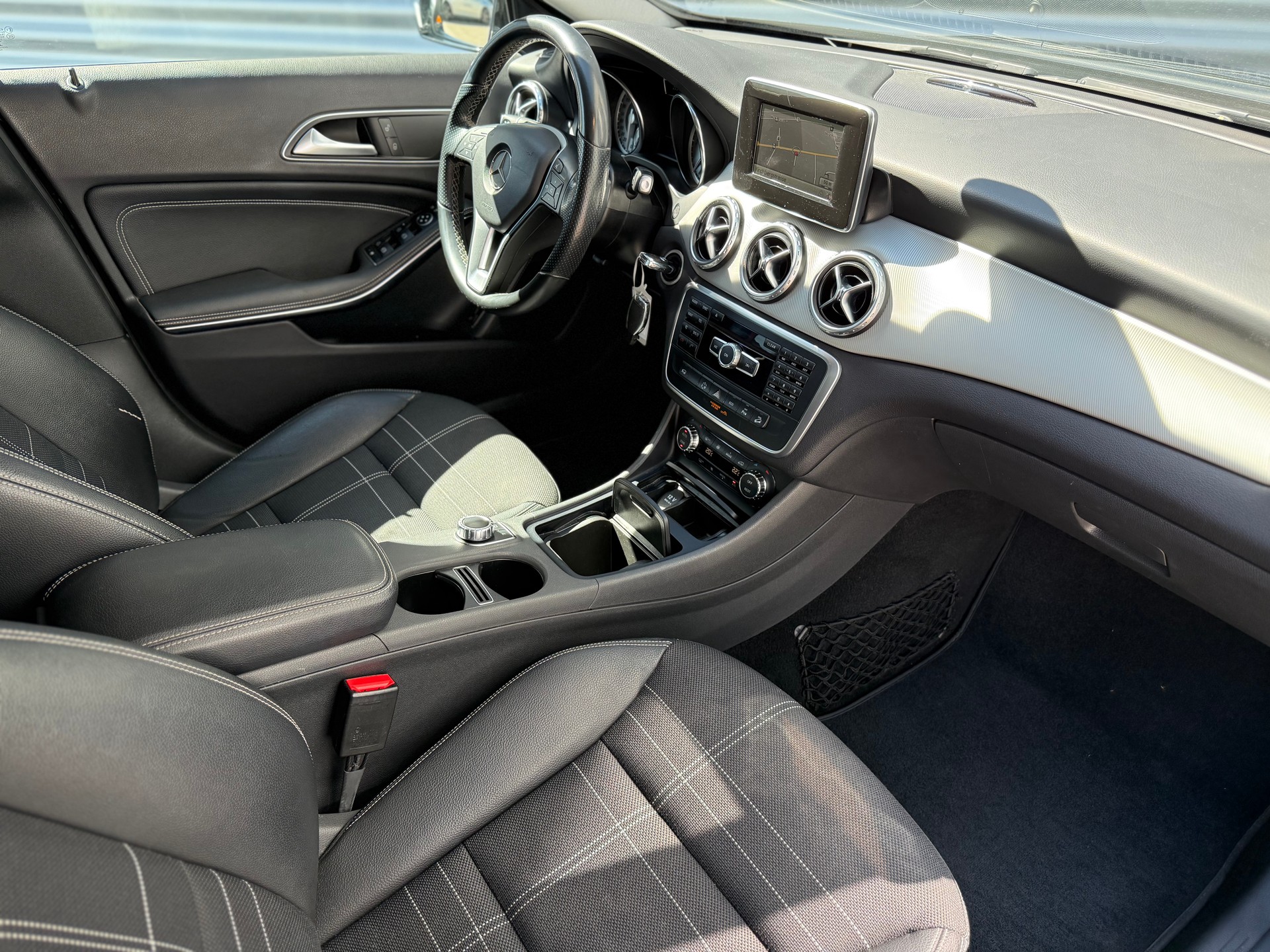 MERCEDES-BENZ GLA 200 CDI 4Matic 7G-DCT-image-7