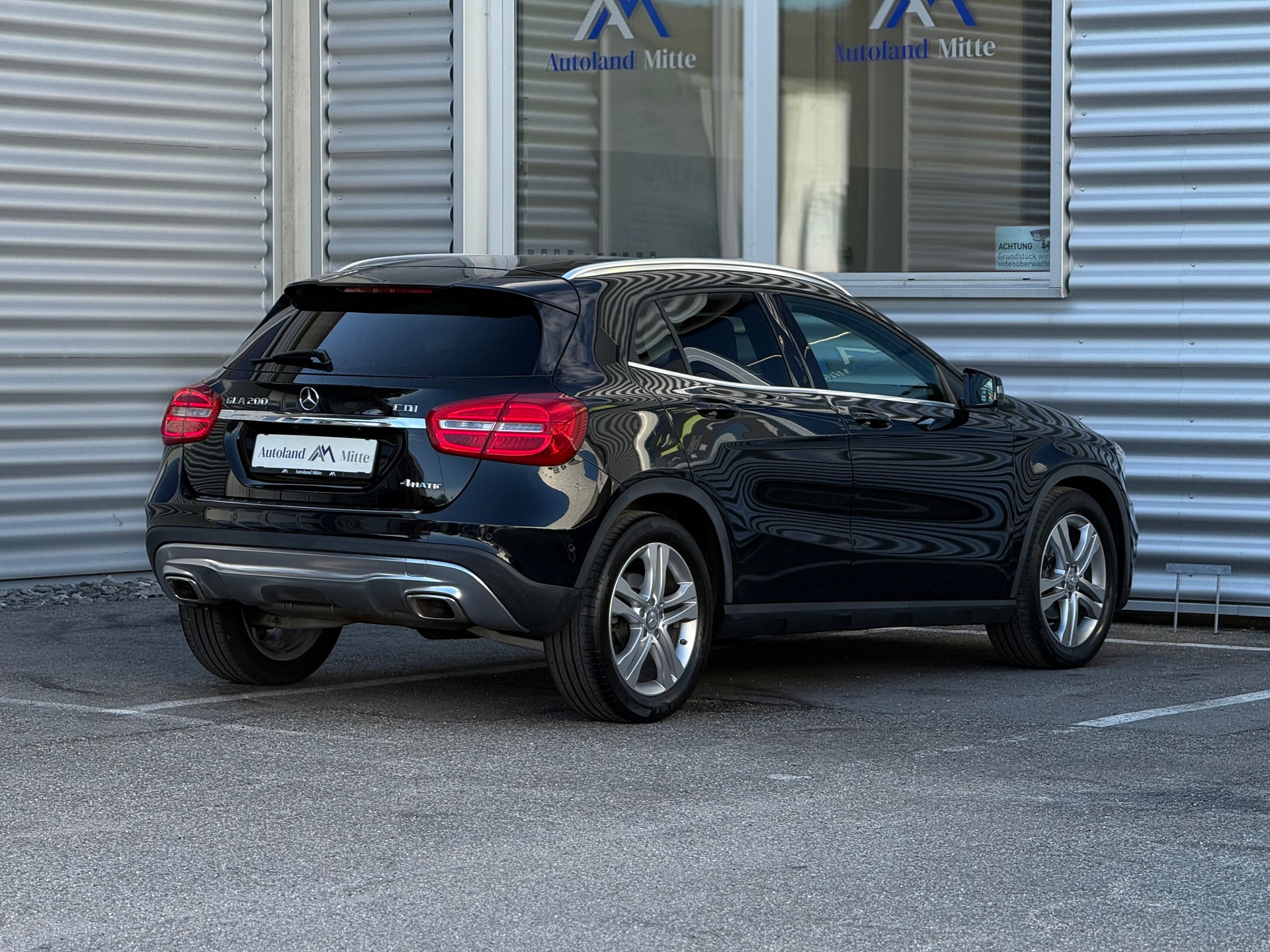 MERCEDES-BENZ GLA 200 CDI 4Matic 7G-DCT-showroom-element-1