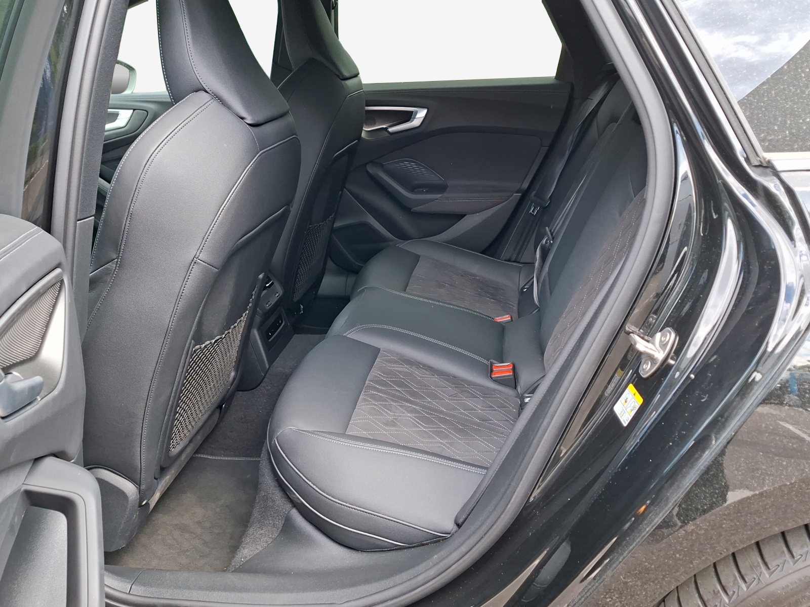 AUDI A5 Avant TDI quattro 150 kW Attraction S tronic-image-11