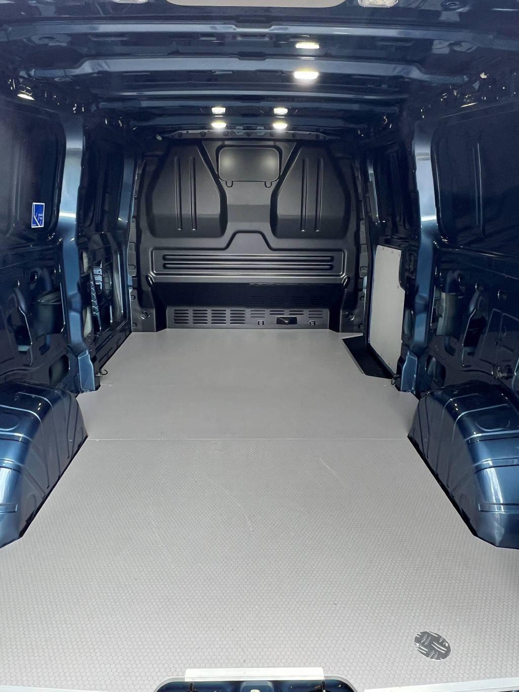 FORD Transit Custom Van 320 L2 2.5 Duratec Trend PHEV-image-7
