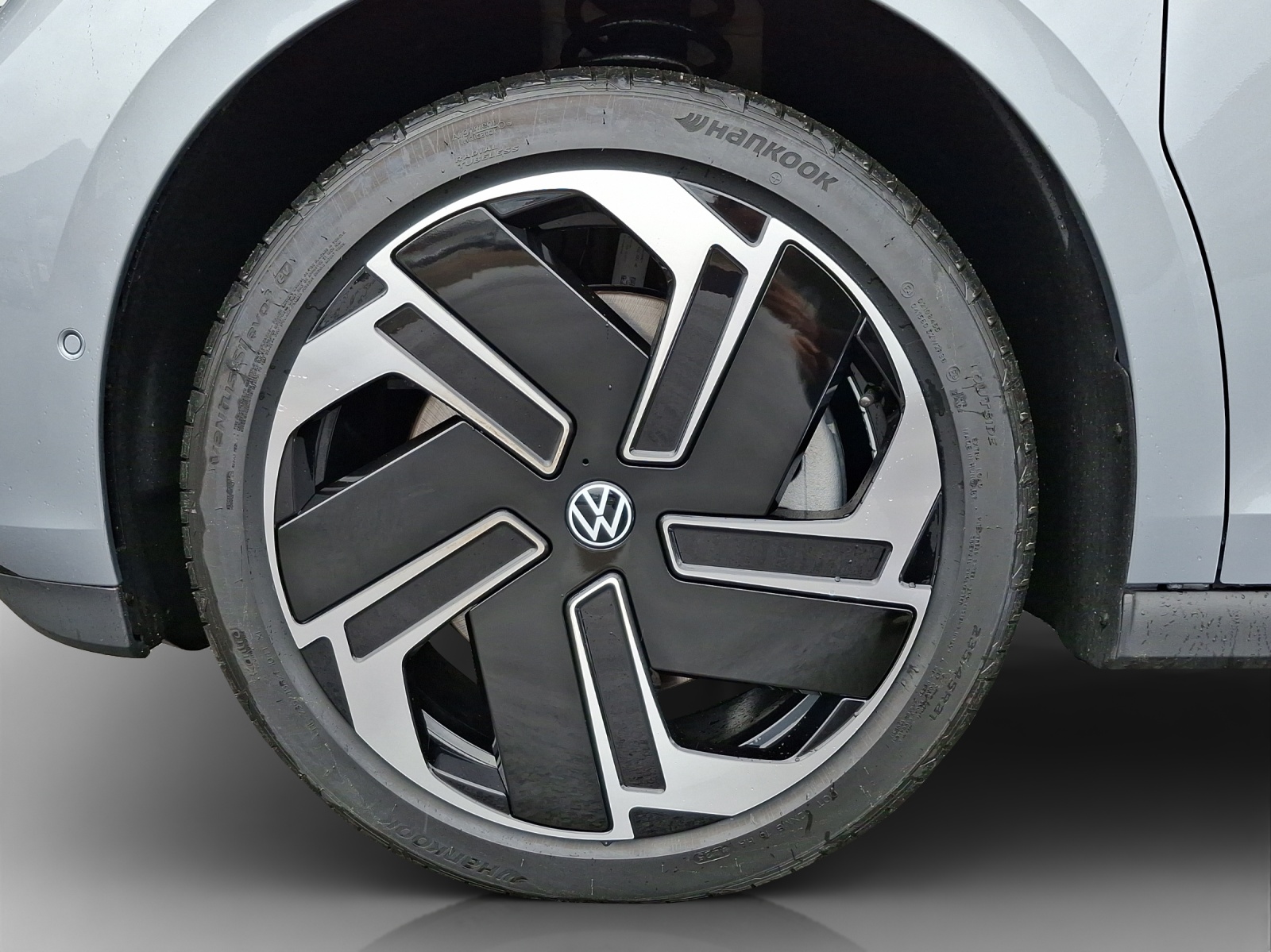 VW ID.Buzz LWB GTX 4 Motion-image-14