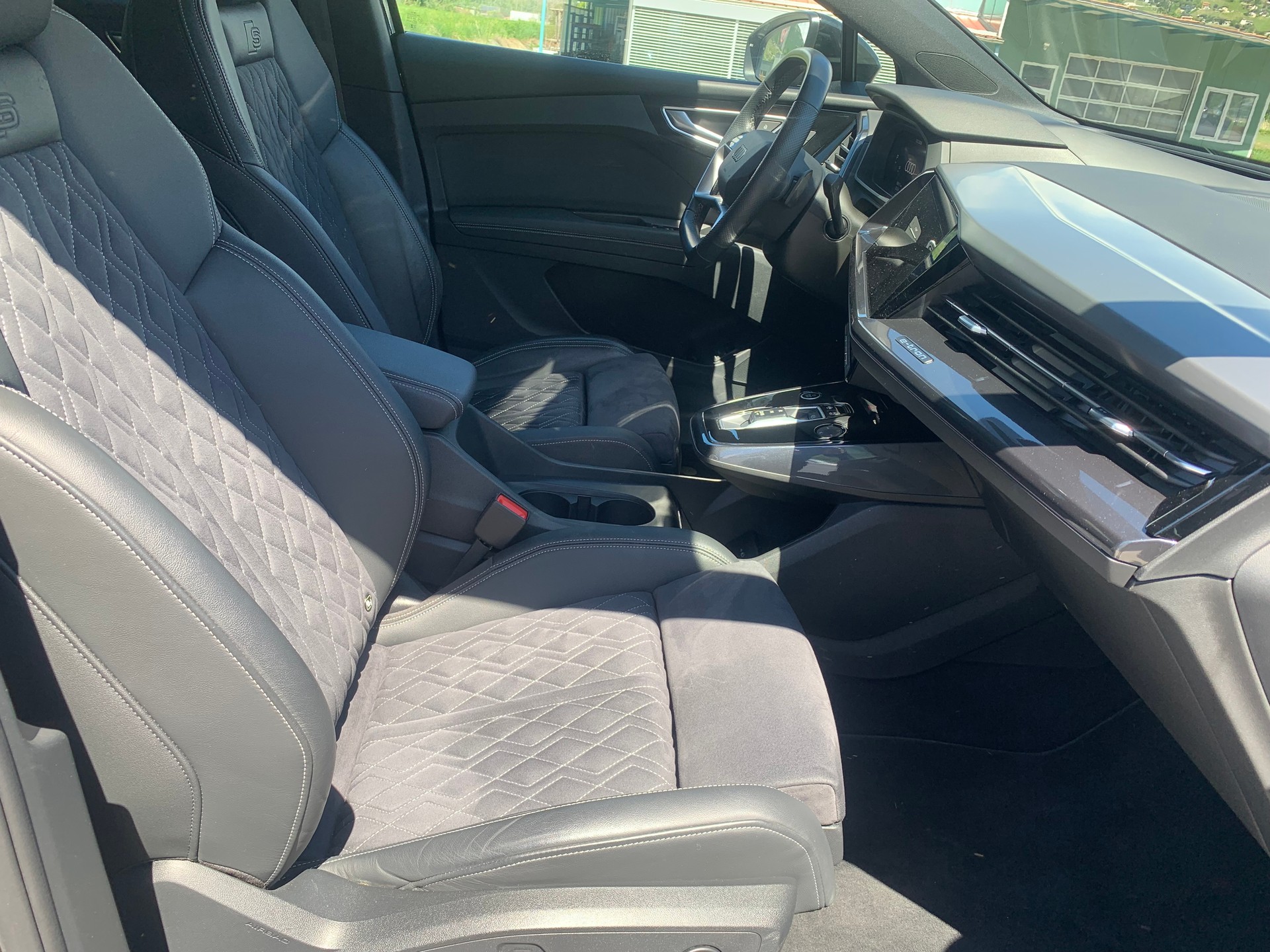 AUDI Q4 e-tron 50 quattro-image-15