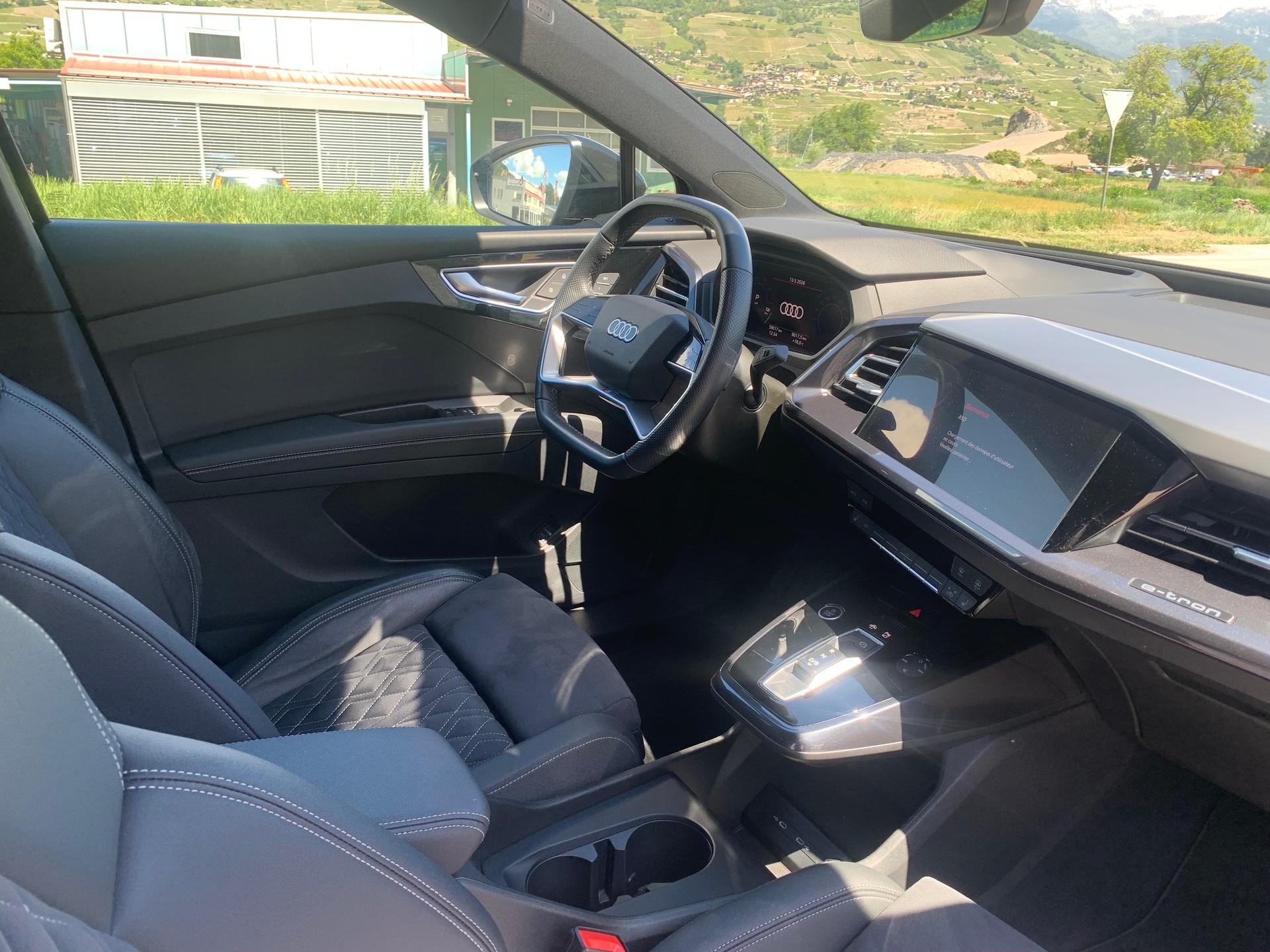 AUDI Q4 e-tron 50 quattro-image-17