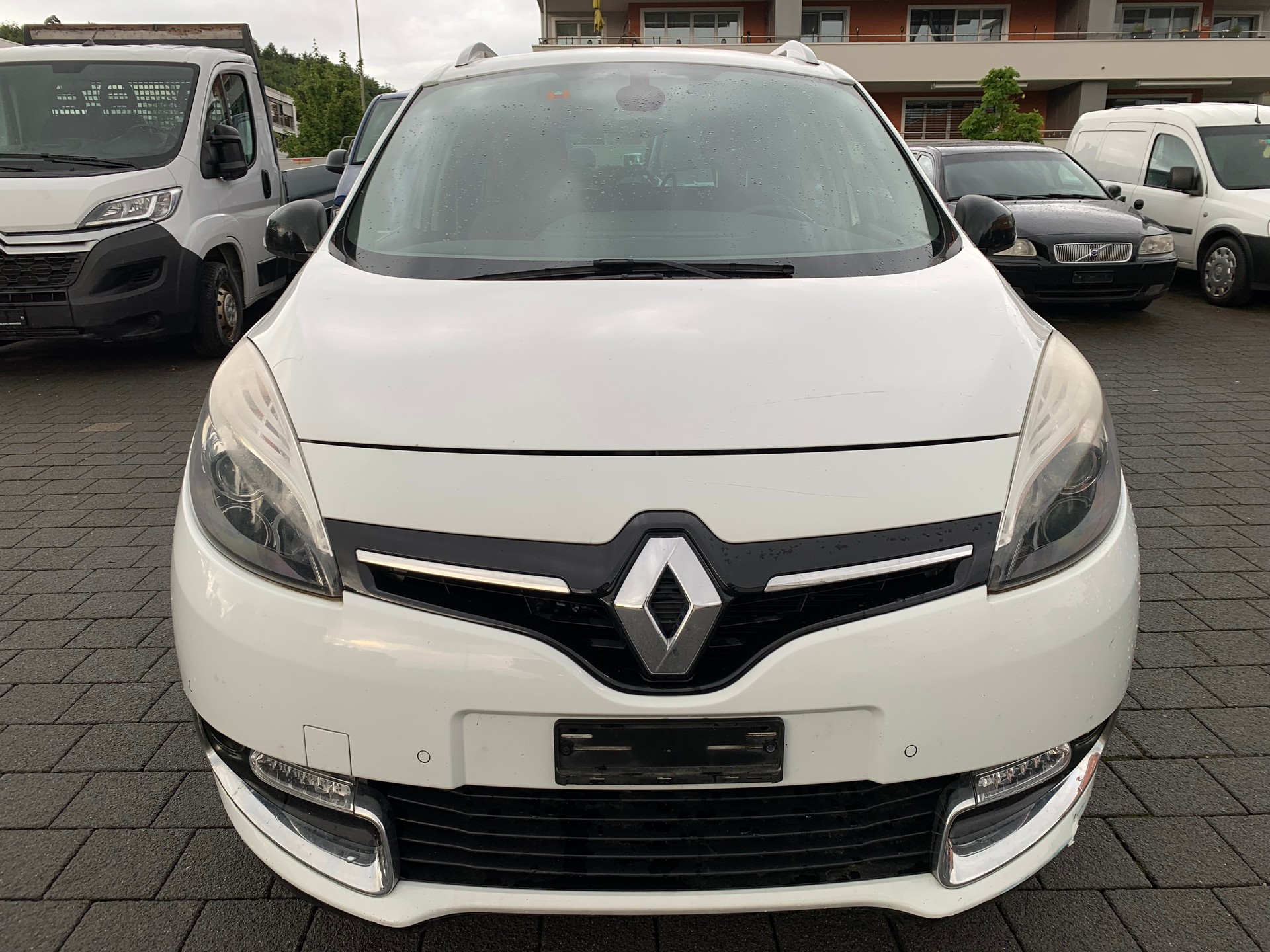 RENAULT Grand Scénic 1.6 dCi Swiss Edition-image-4