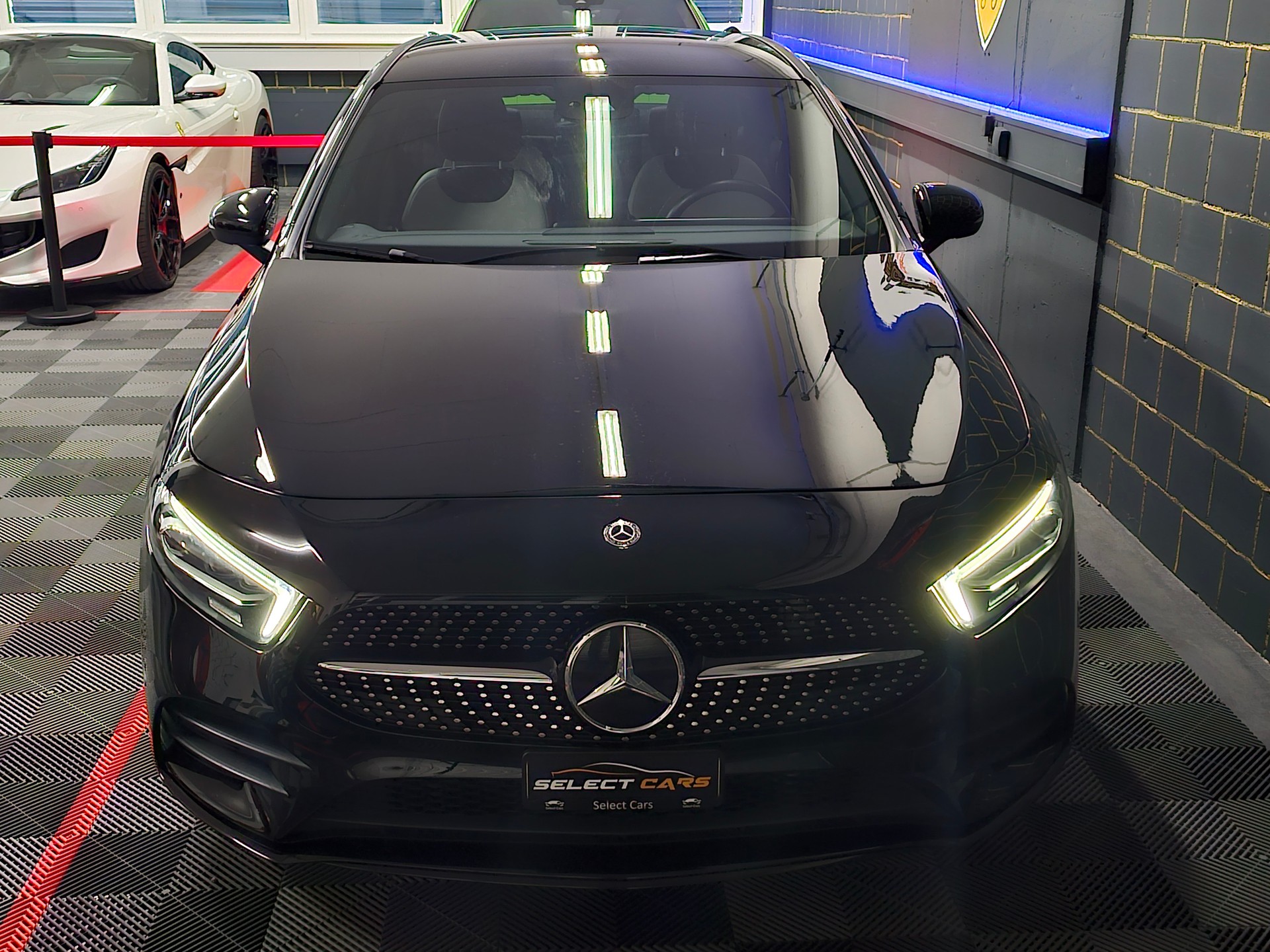 MERCEDES-BENZ A 250 AMG Line 7G-DCT-image-6