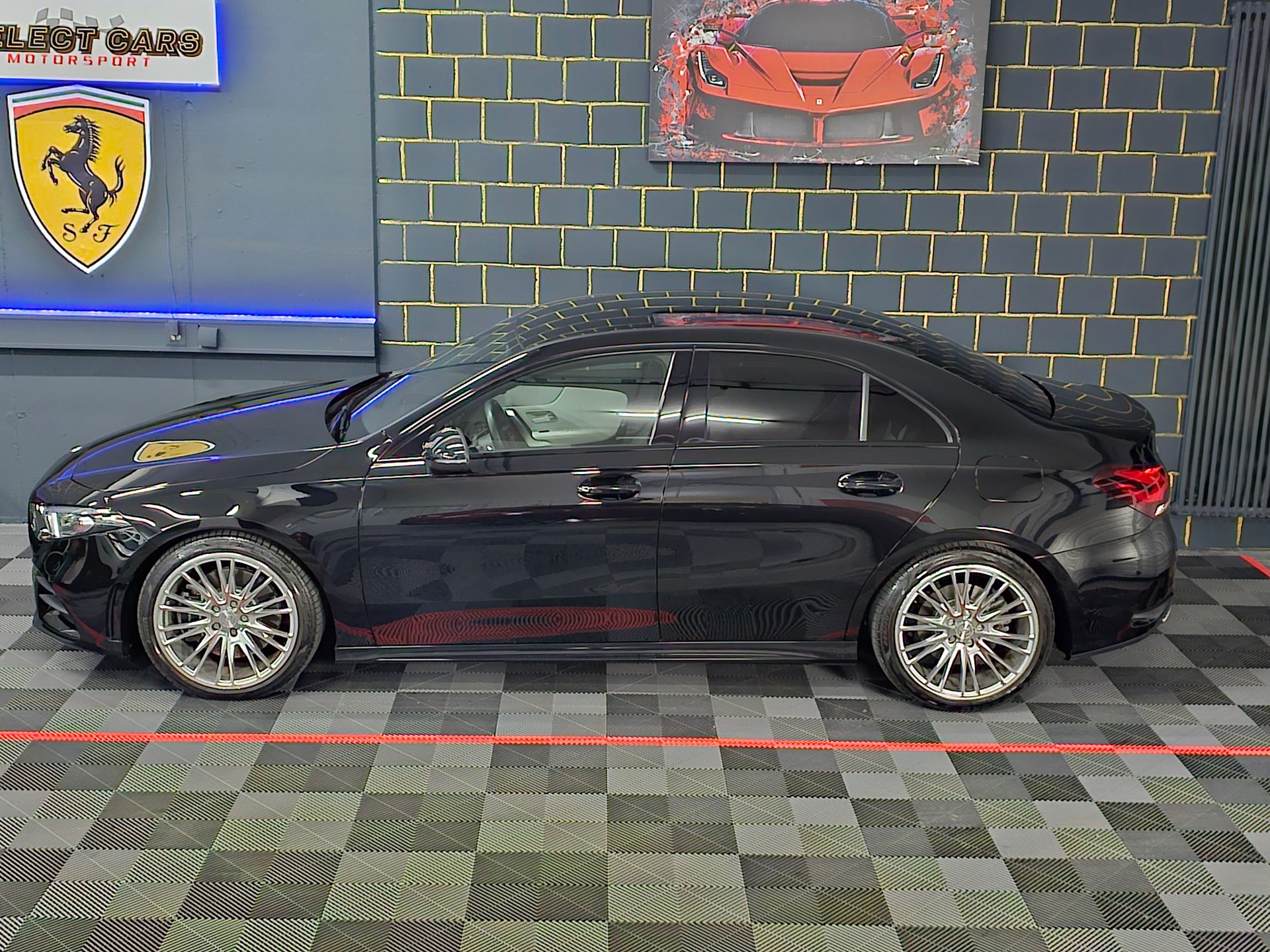 MERCEDES-BENZ A 250 AMG Line 7G-DCT-image-1