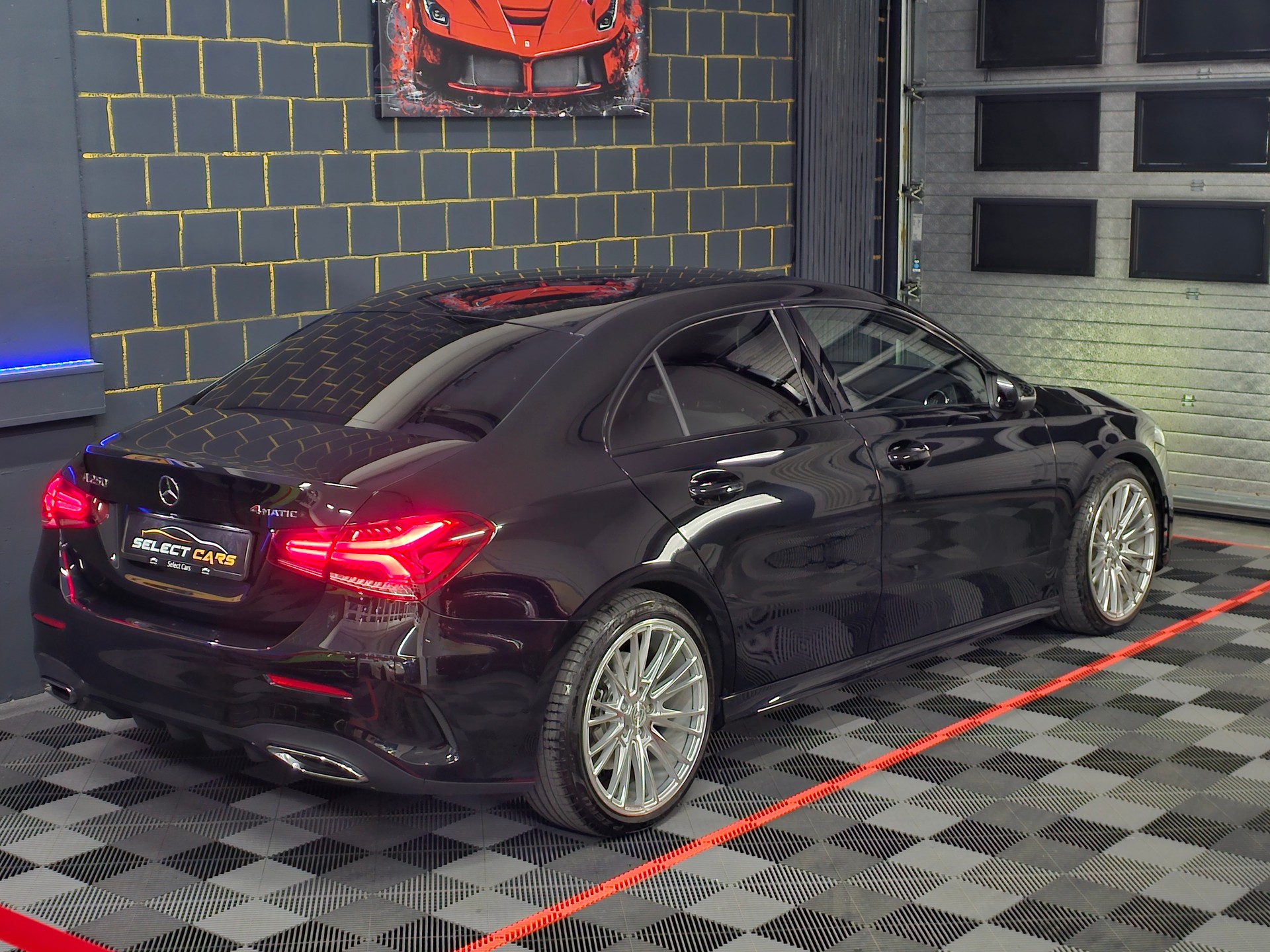 MERCEDES-BENZ A 250 AMG Line 7G-DCT-image-2