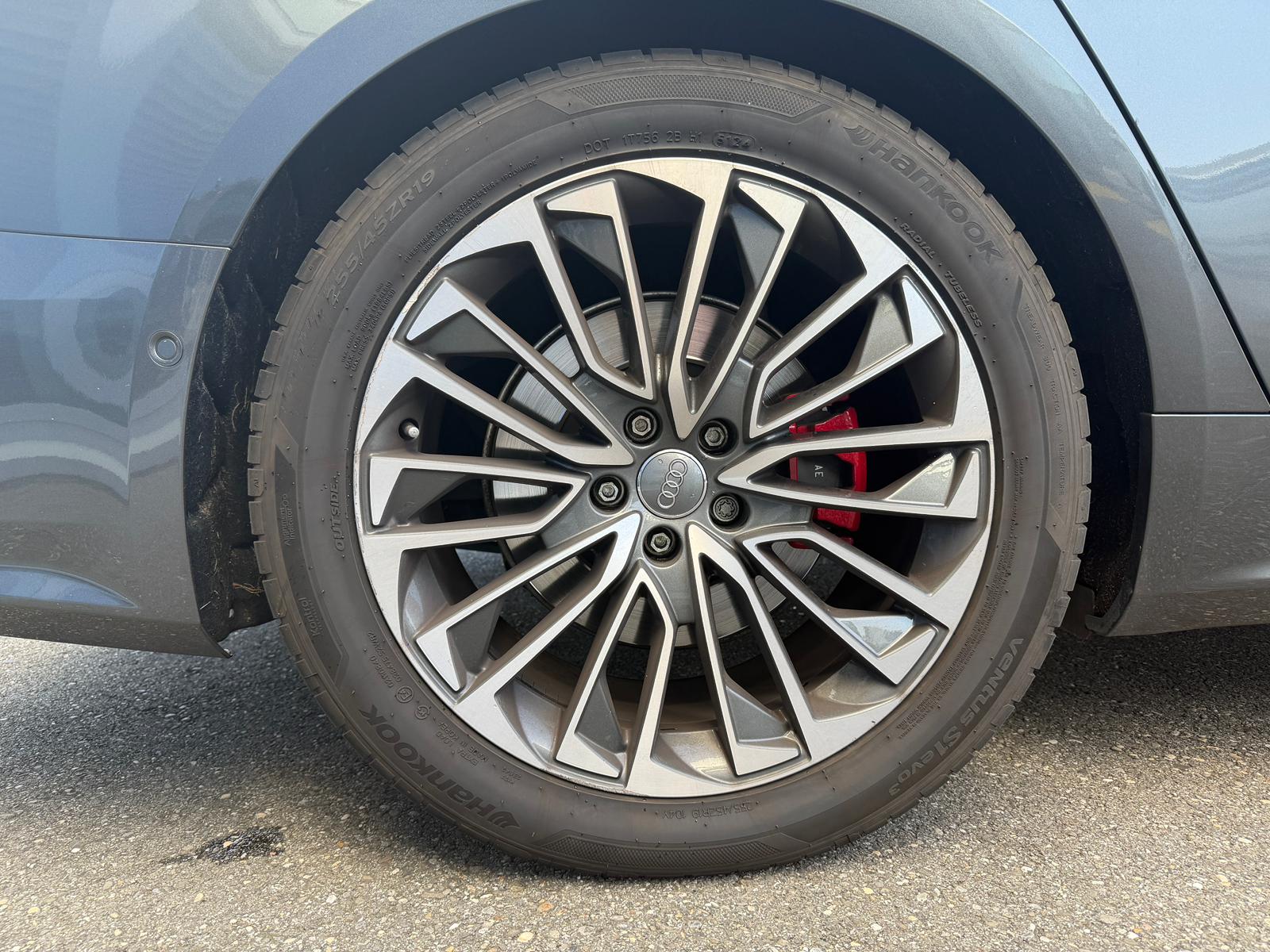 AUDI A7 Sportback 55 TFSI e quattro S-tronic-image-10