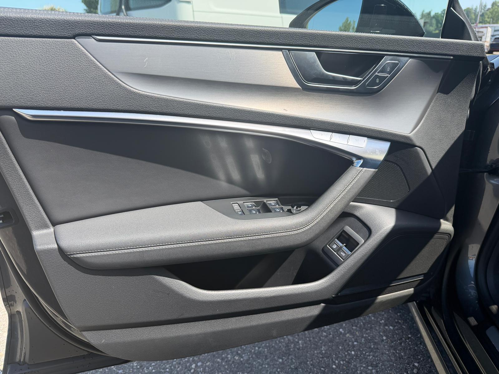 AUDI A7 Sportback 55 TFSI e quattro S-tronic-image-13