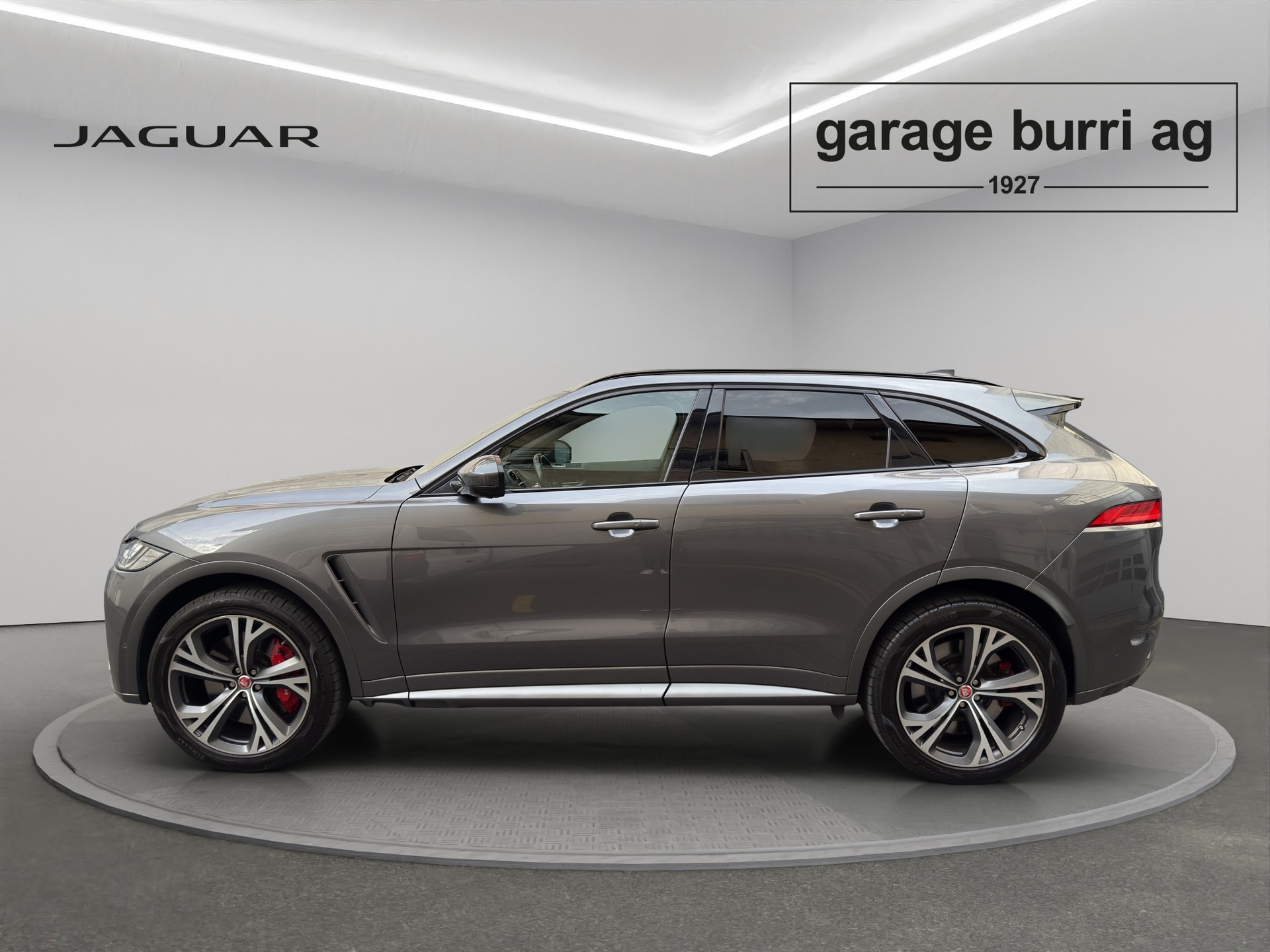 JAGUAR F-Pace 5.0 V8 SVR AWD-showroom-element-2