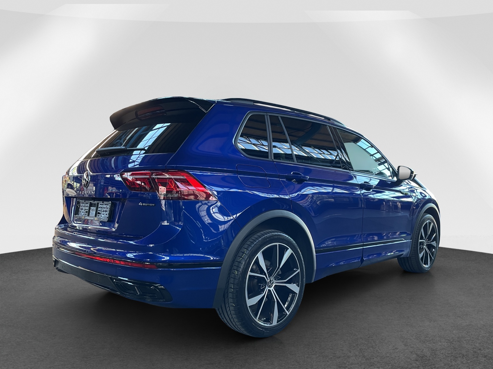 VW Tiguan 2.0 TSI R-Line DSG-image-5