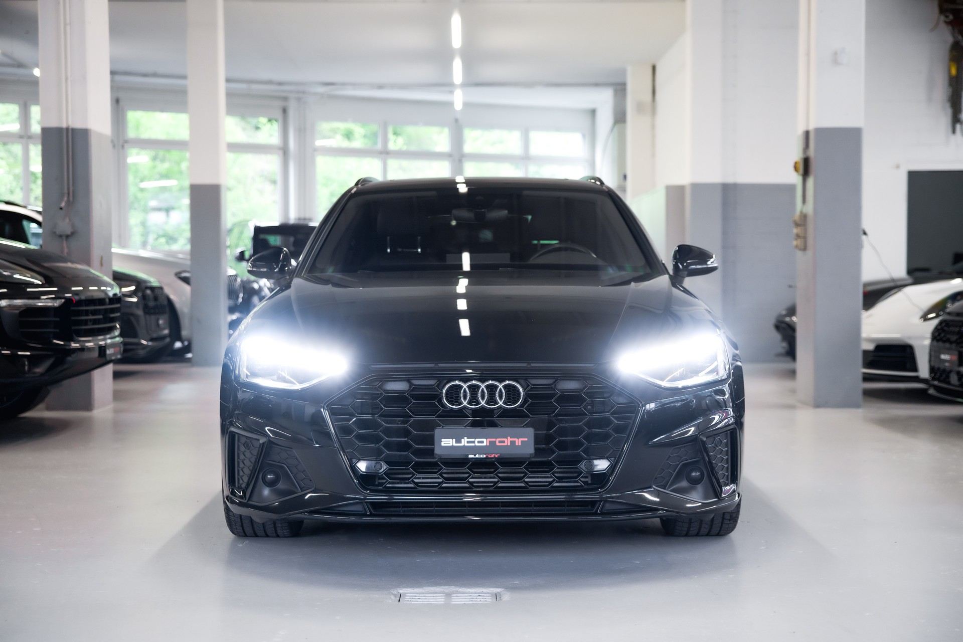 AUDI A4 Avant 35 TFSI S Line Sport S-Tronic-showroom-element-1