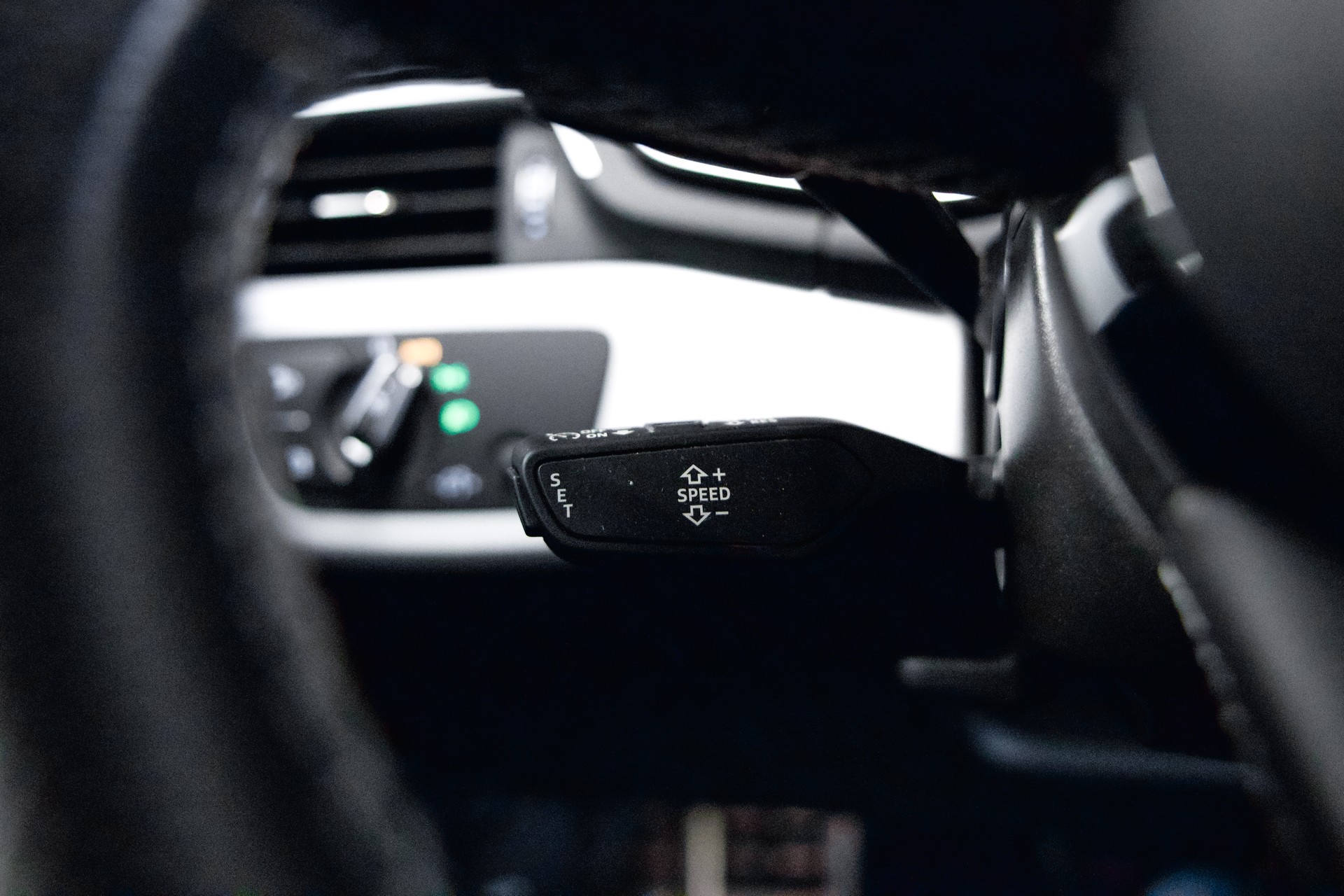 AUDI A4 Avant 35 TFSI S Line Sport S-Tronic-image-23