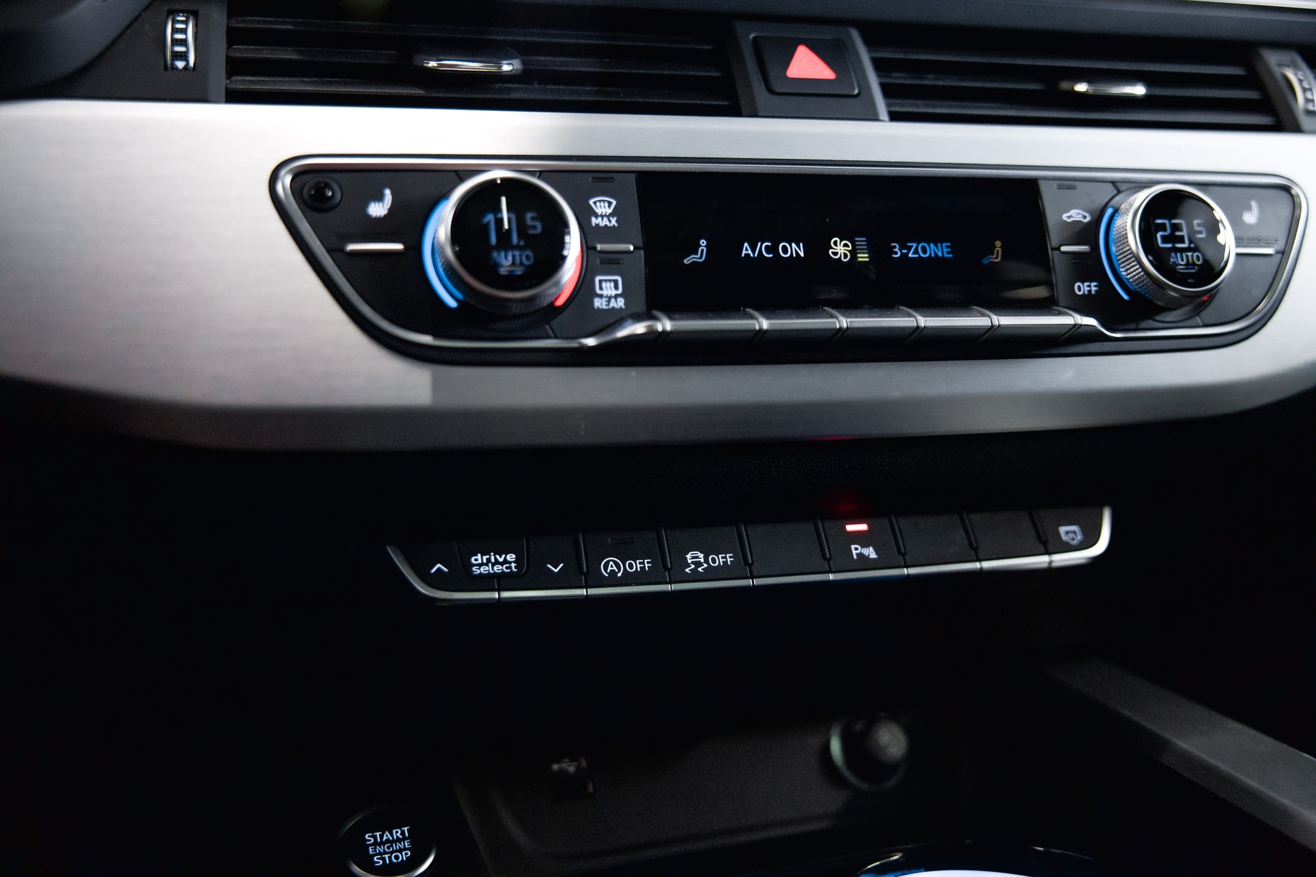 AUDI A4 Avant 35 TFSI S Line Sport S-Tronic-image-25