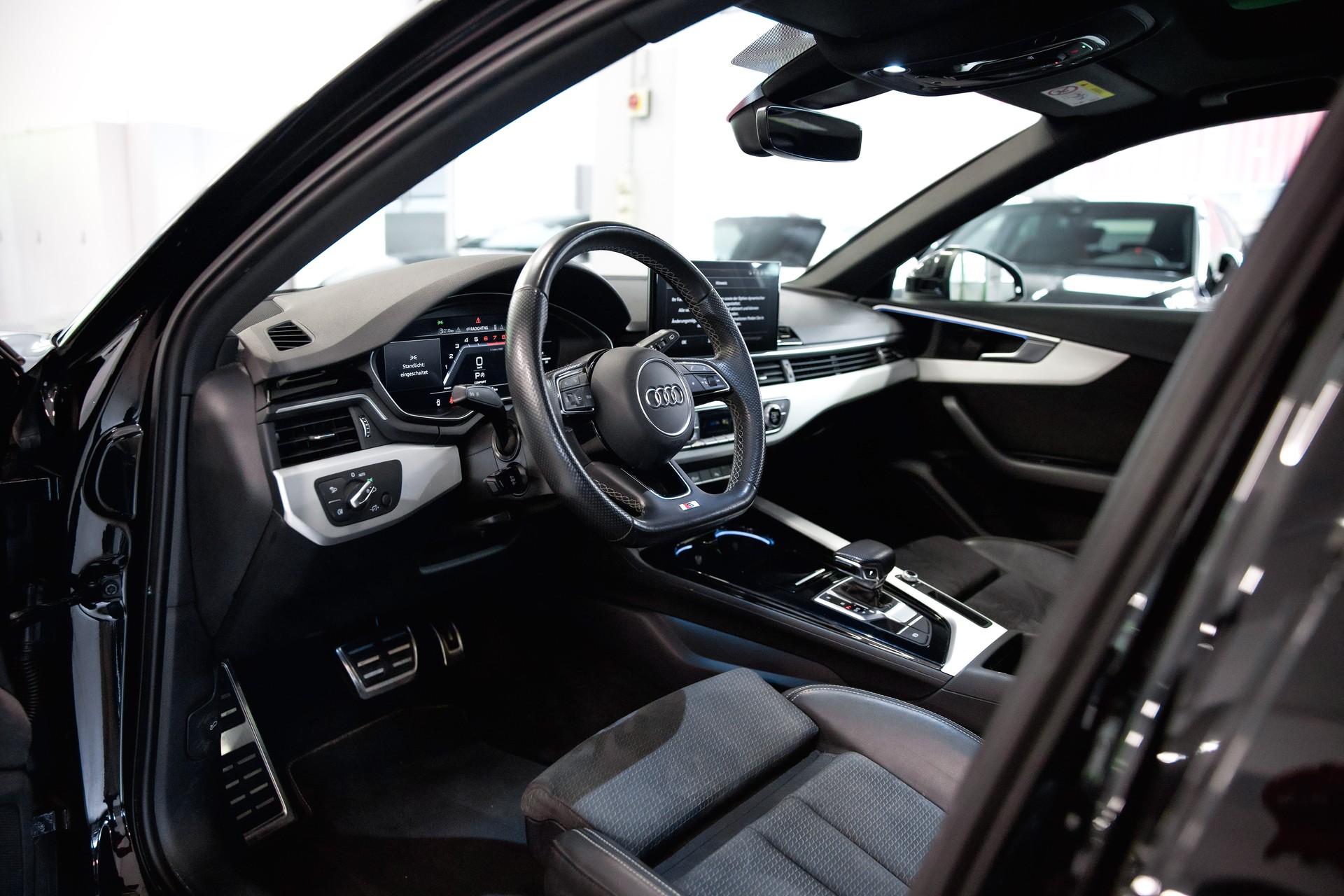 AUDI A4 Avant 35 TFSI S Line Sport S-Tronic-image-15