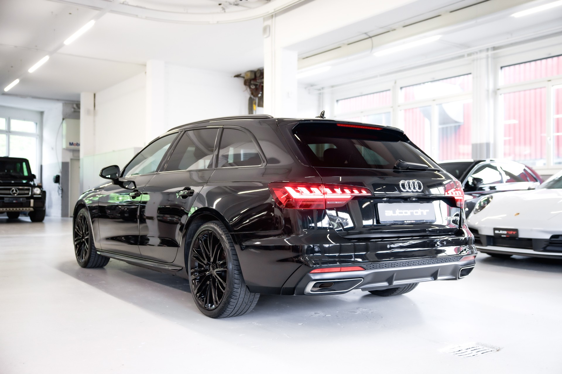 AUDI A4 Avant 35 TFSI S Line Sport S-Tronic-image-6
